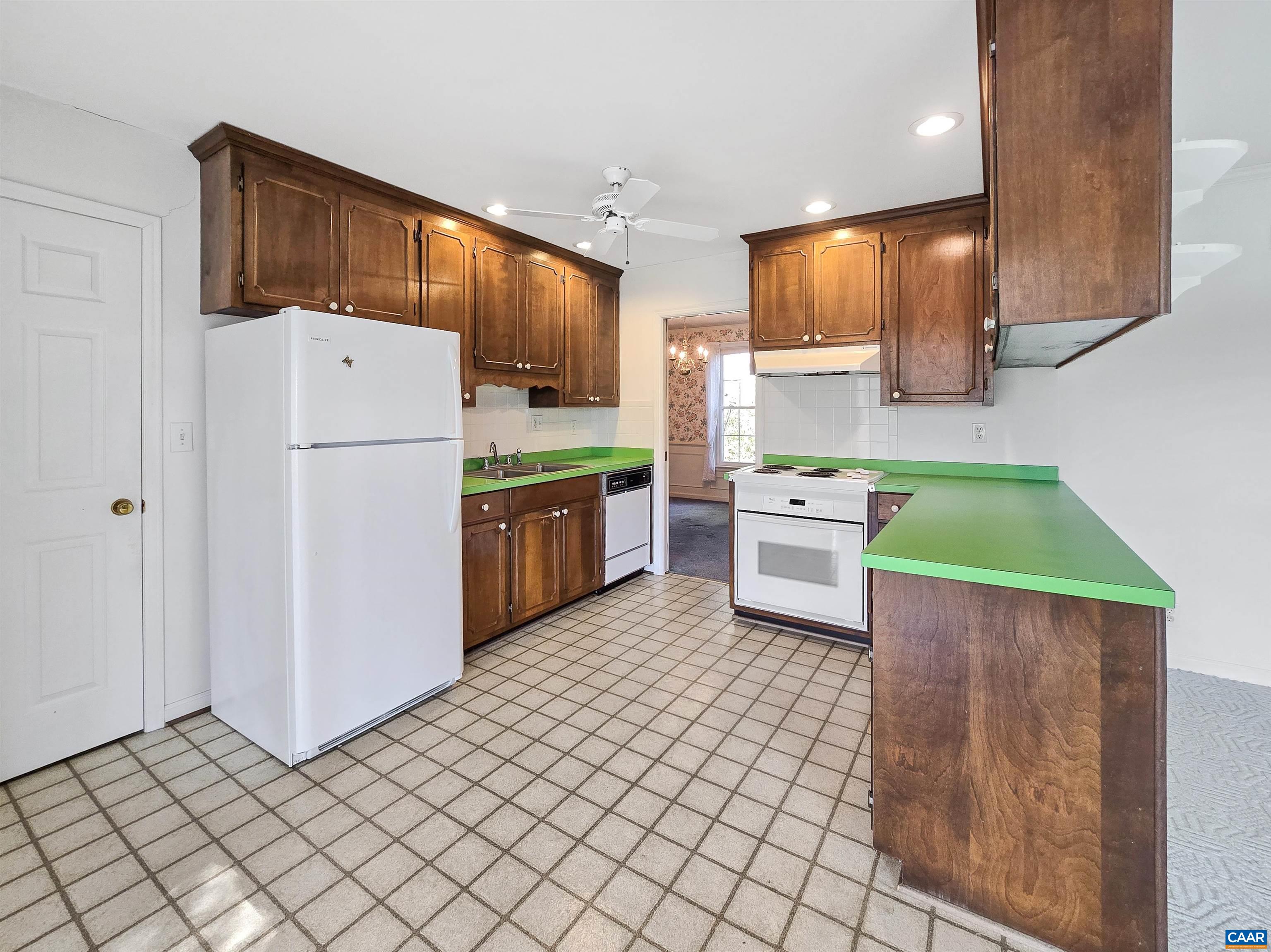 1129 VEGAS CT