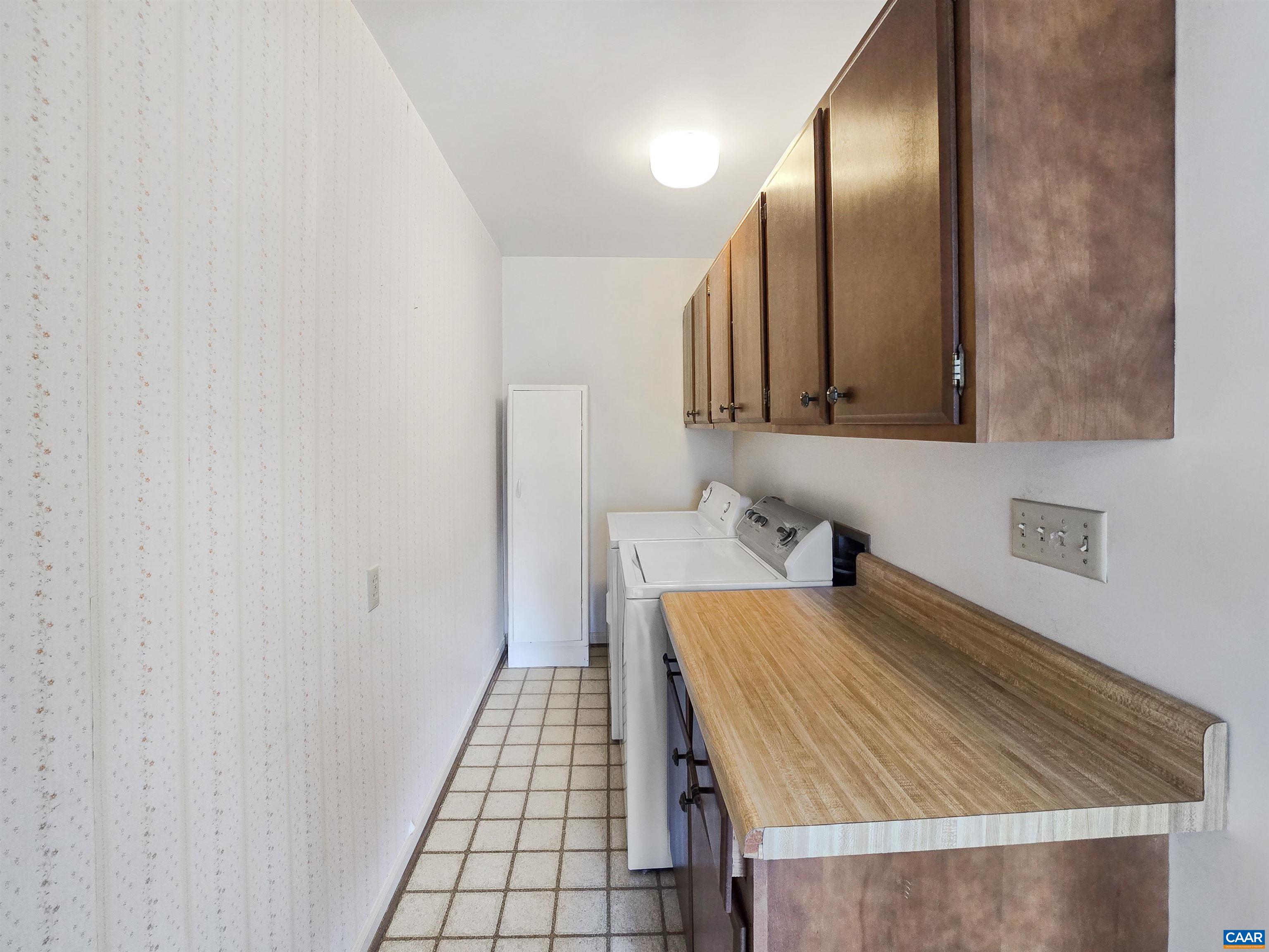 1129 VEGAS CT