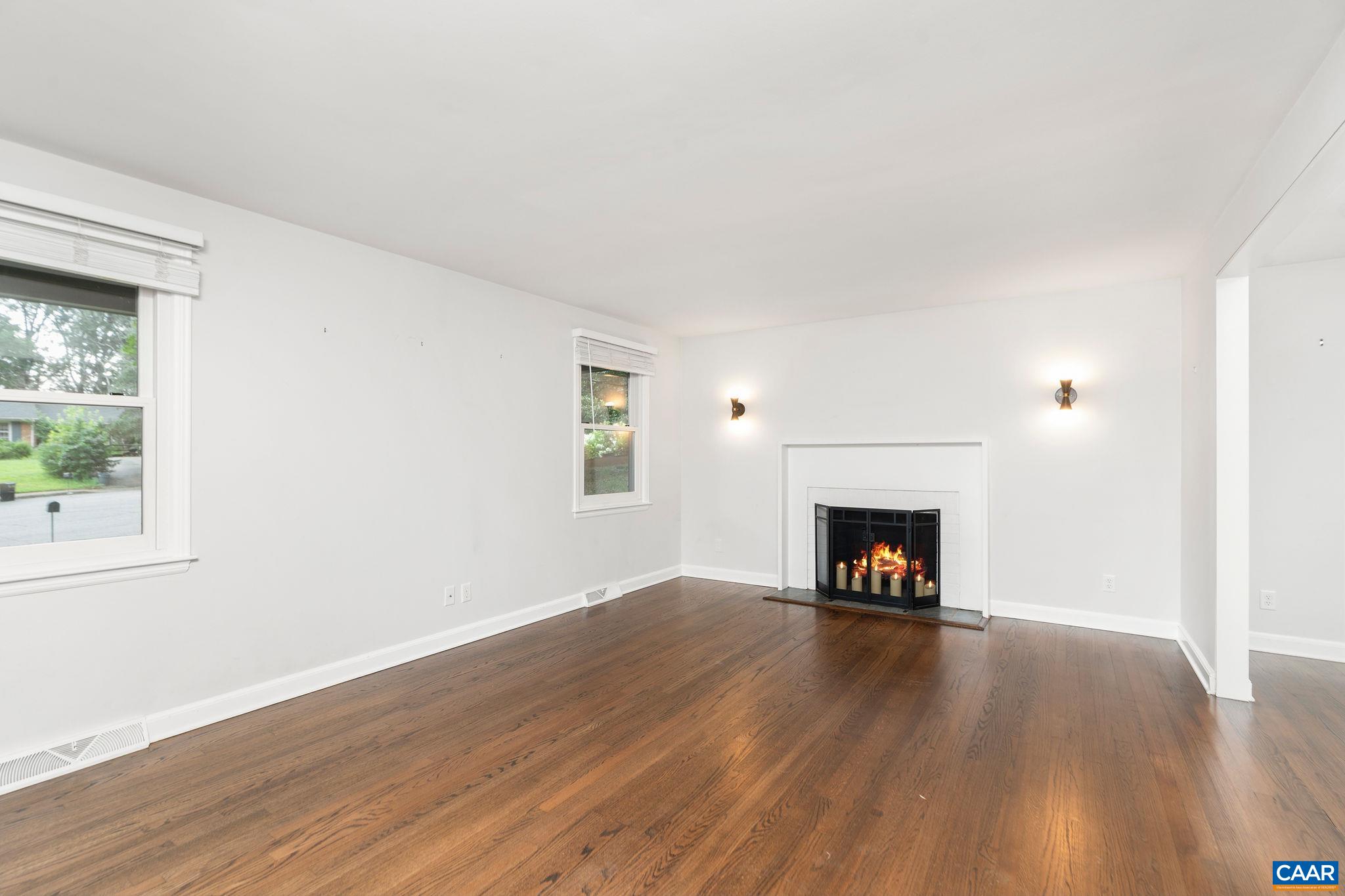 113 DENICE LN