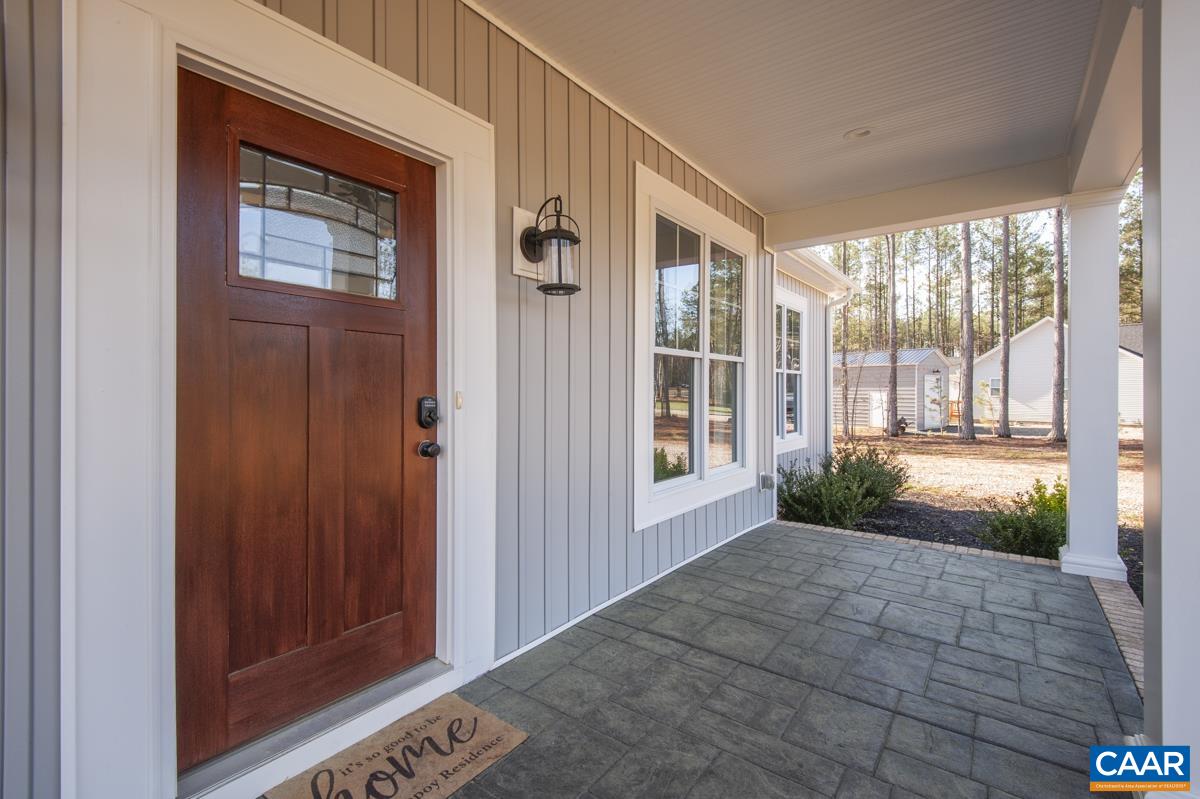 52 FOREST RIDGE LN