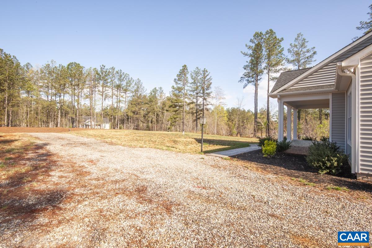52 FOREST RIDGE LN