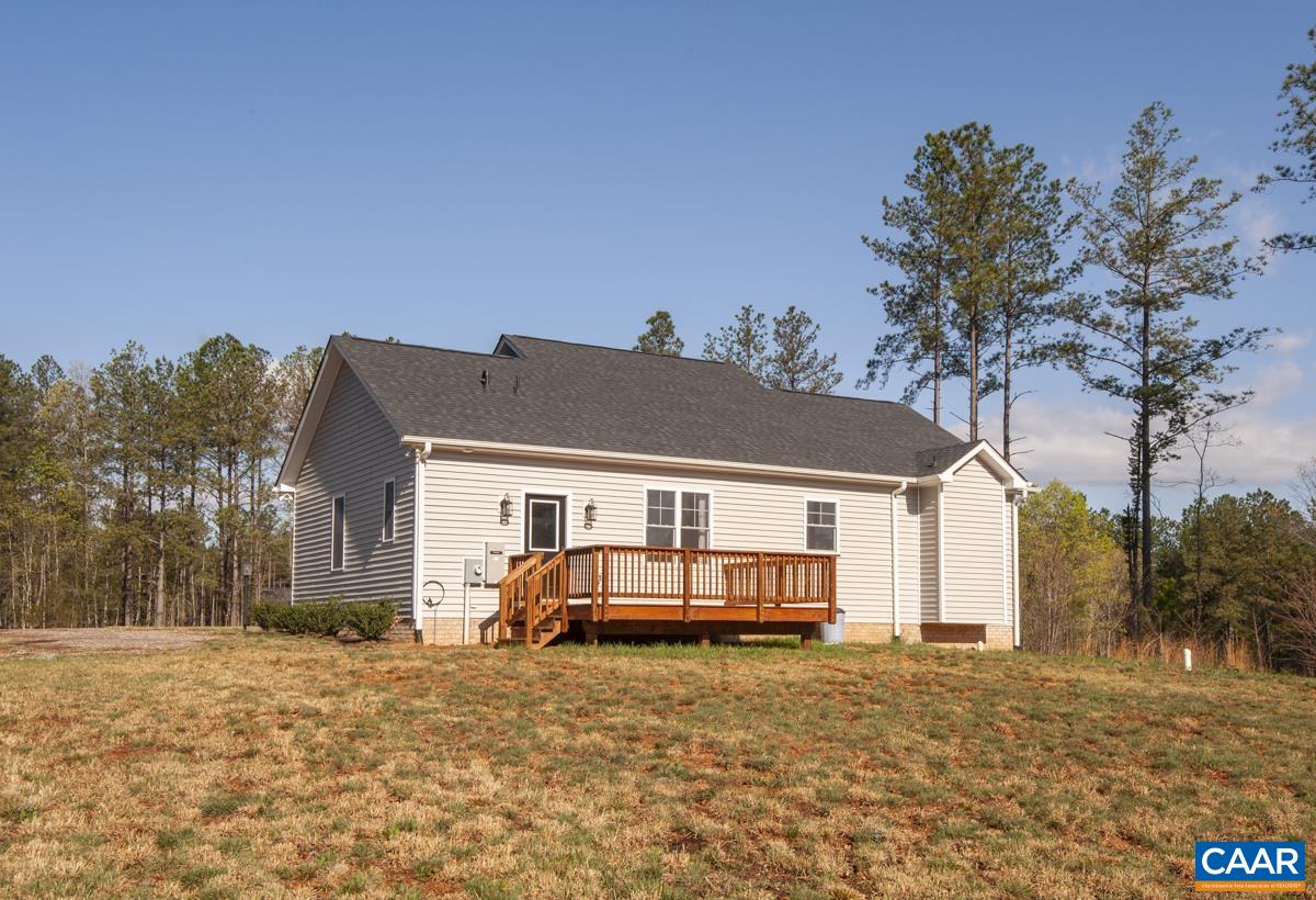 52 FOREST RIDGE LN