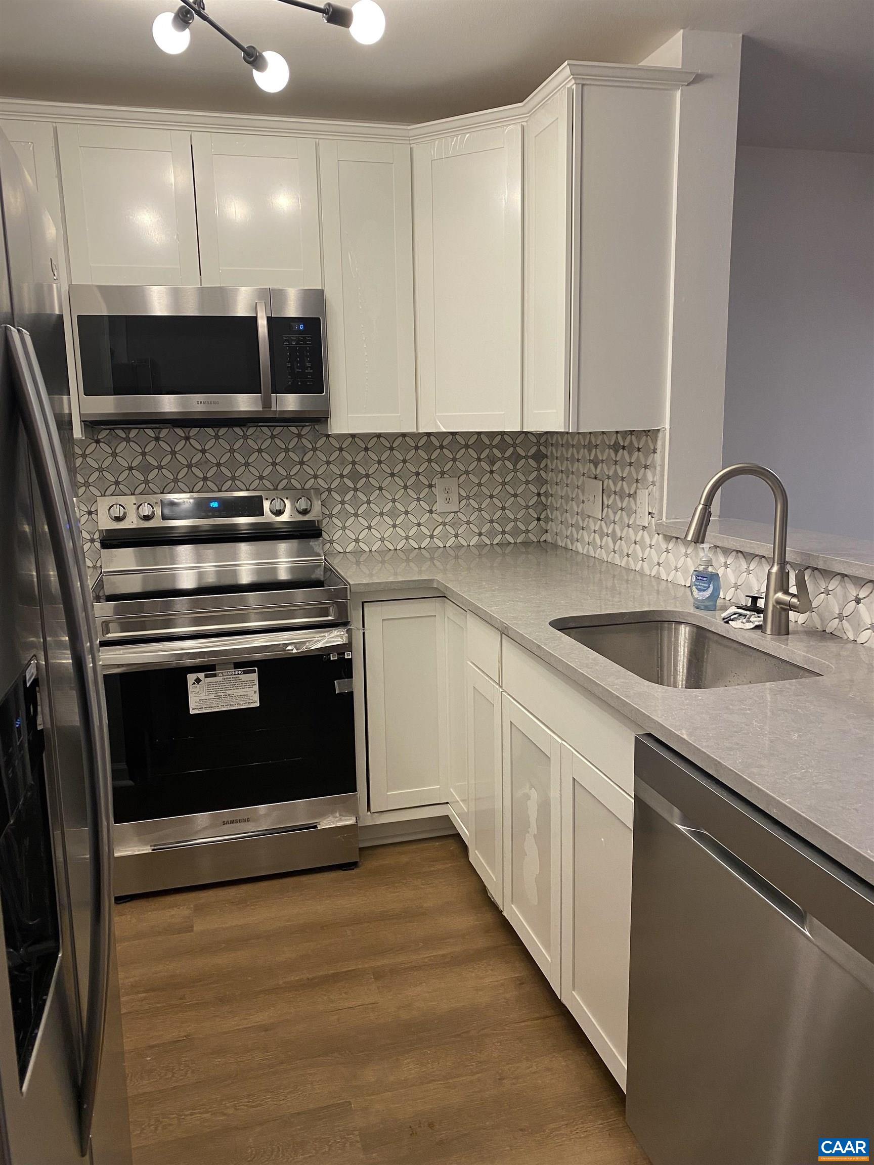 175 YELLOWSTONE DR Unit: 101