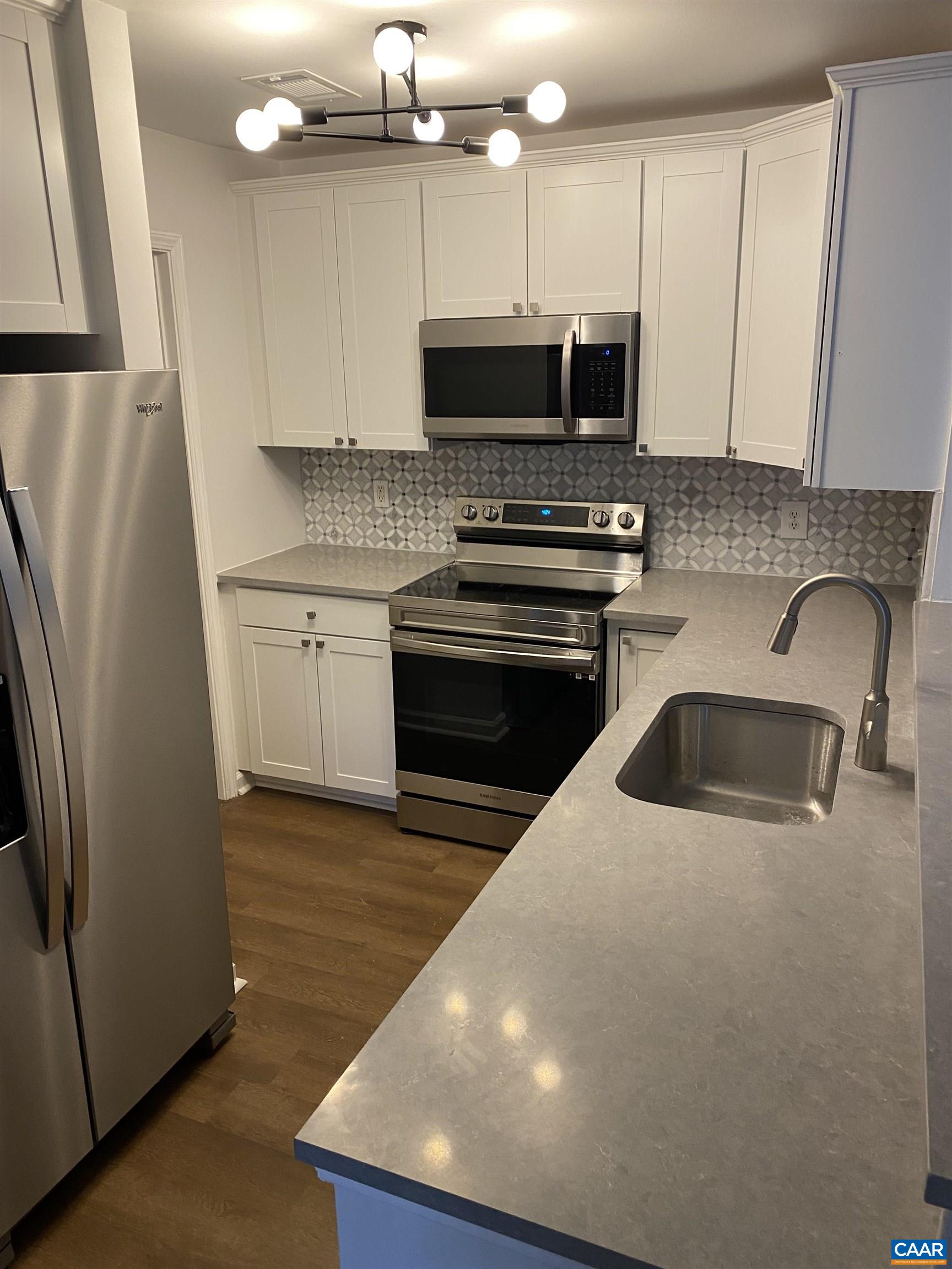 175 YELLOWSTONE DR Unit: 101