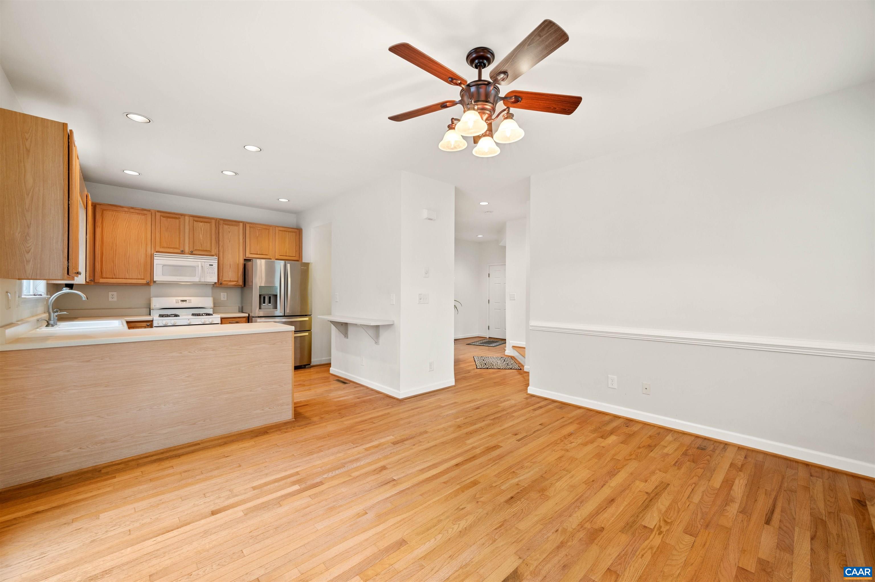2389 RAVENSWOOD CT
