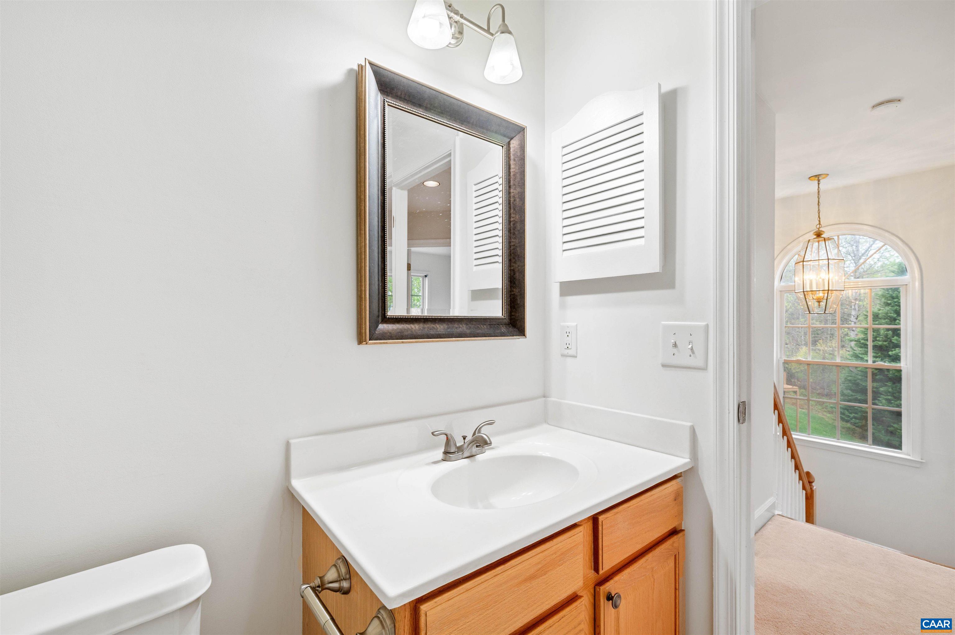 2389 RAVENSWOOD CT