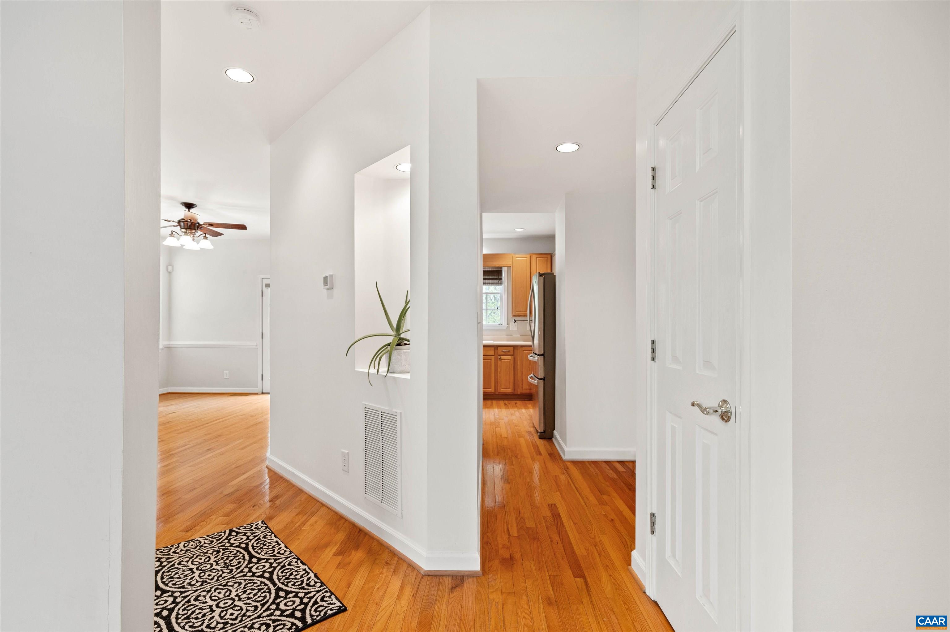 2389 RAVENSWOOD CT