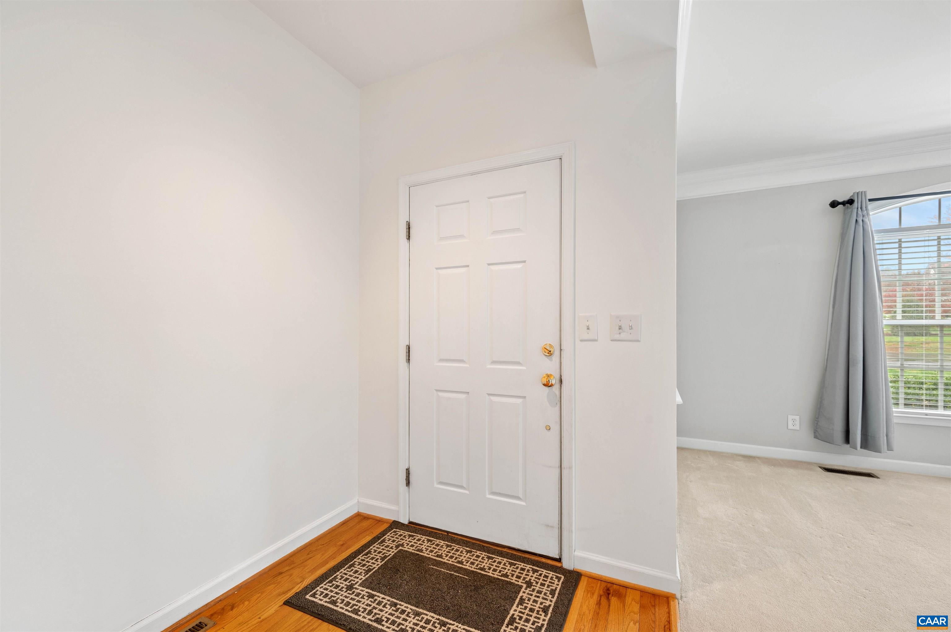 2389 RAVENSWOOD CT