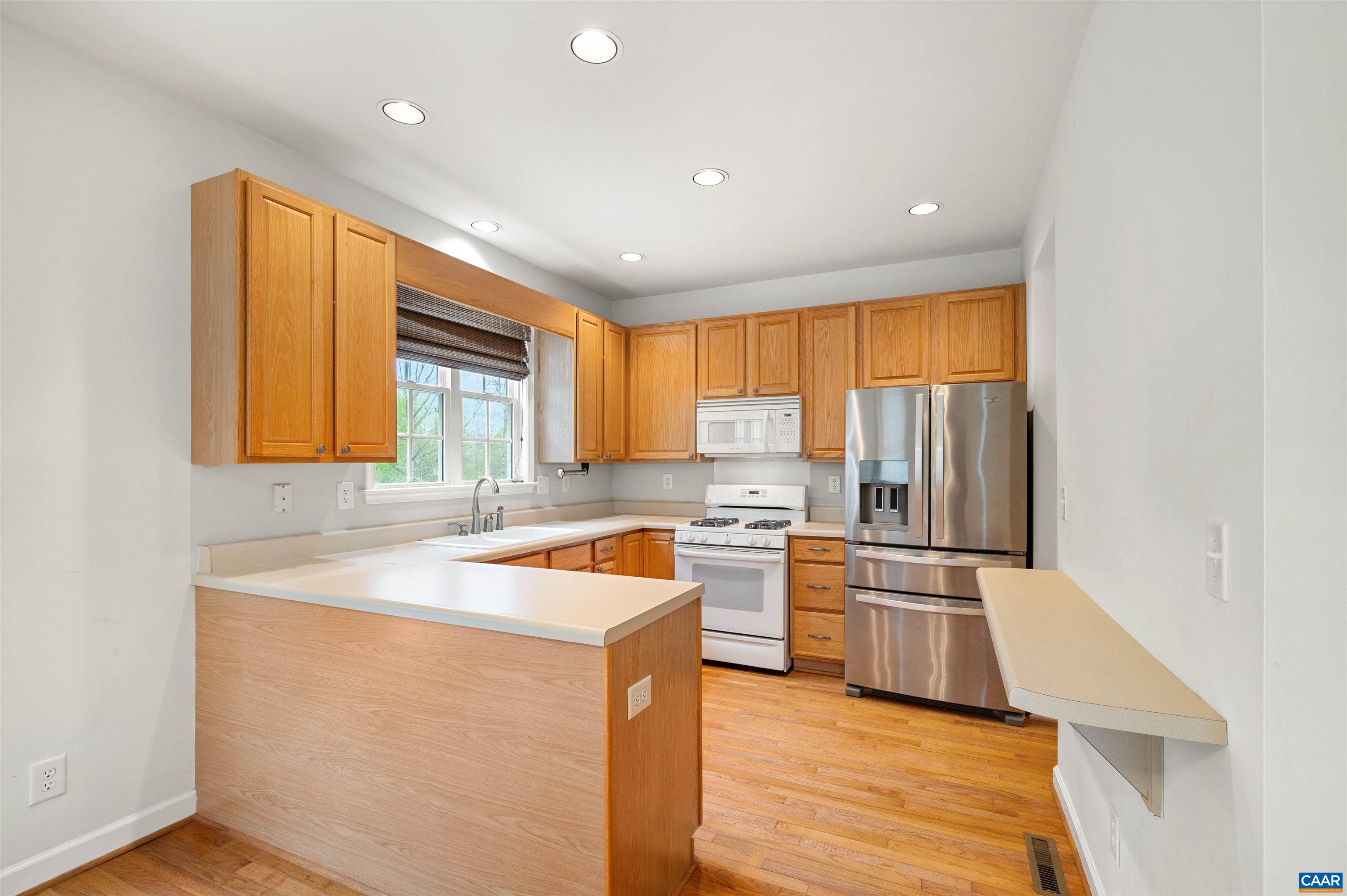 2389 RAVENSWOOD CT