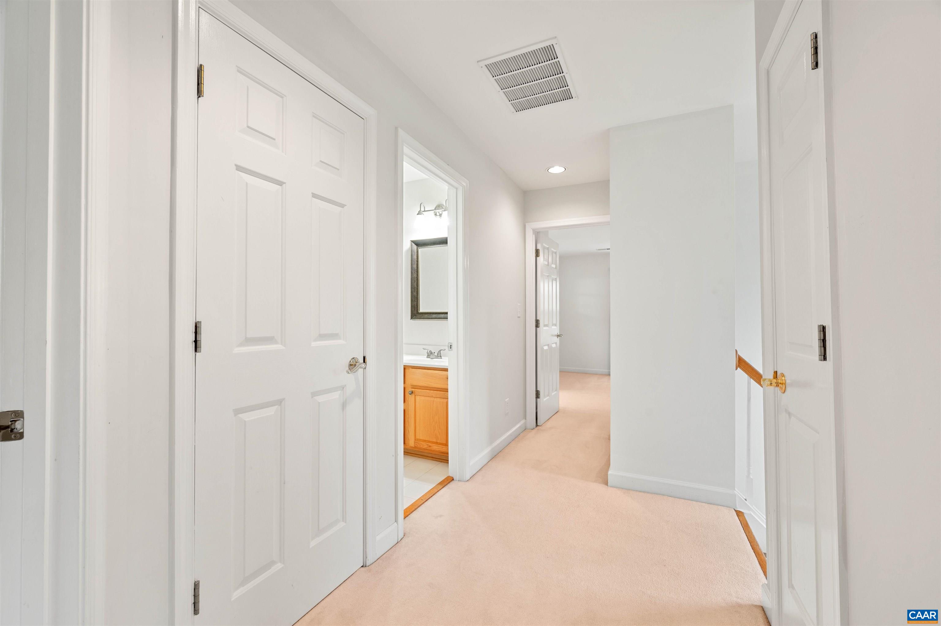 2389 RAVENSWOOD CT