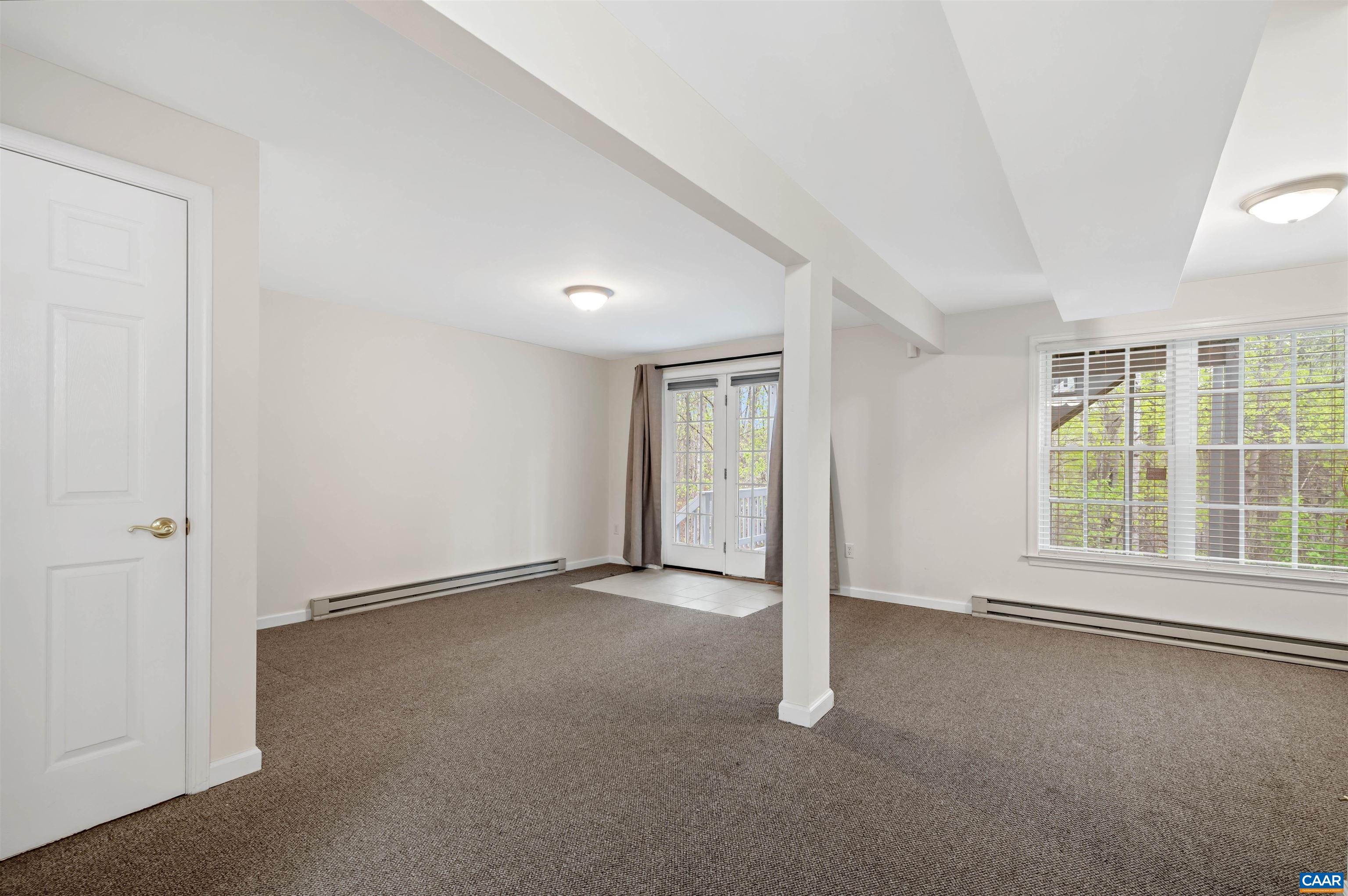 2389 RAVENSWOOD CT