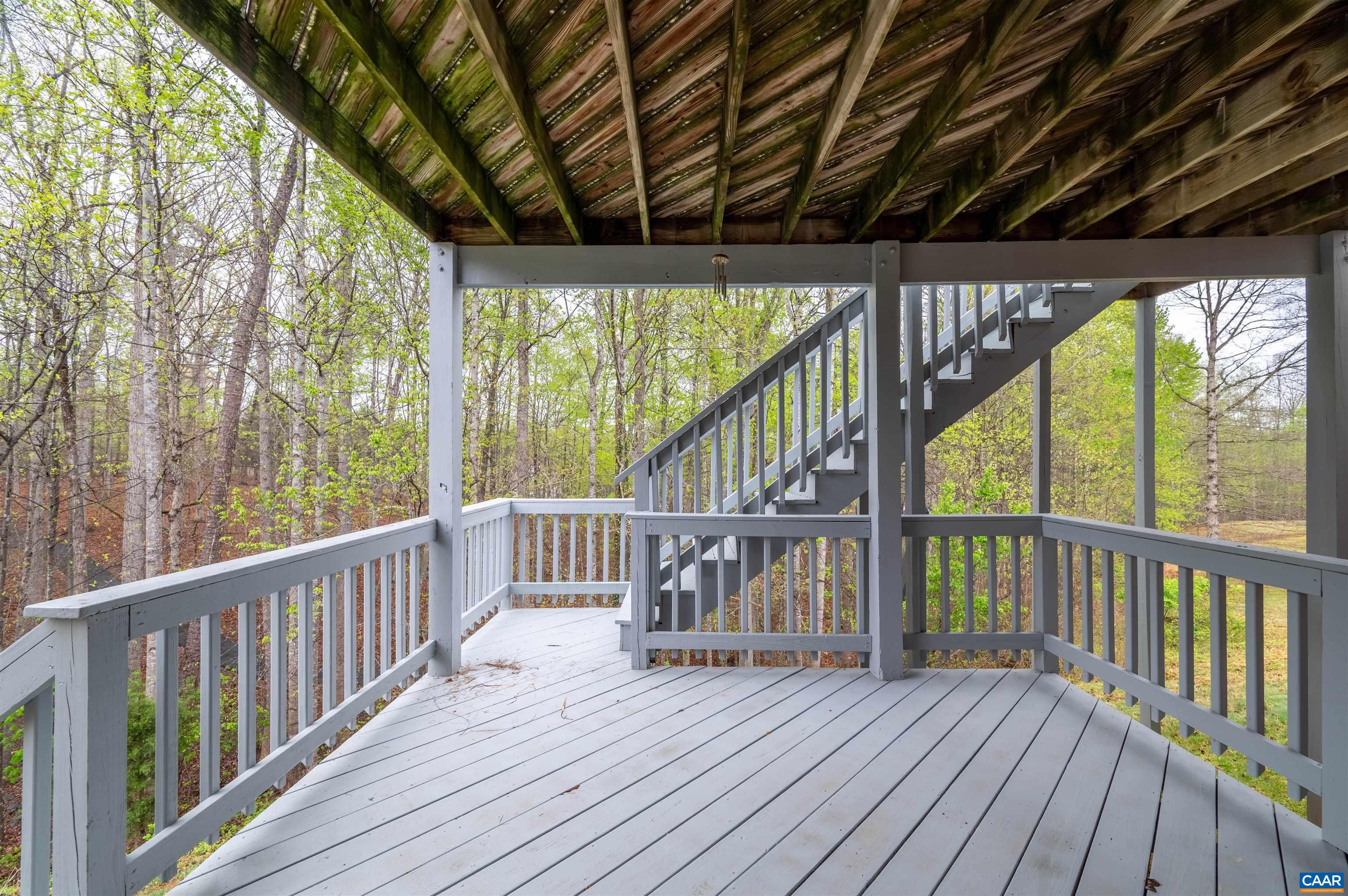 2389 RAVENSWOOD CT