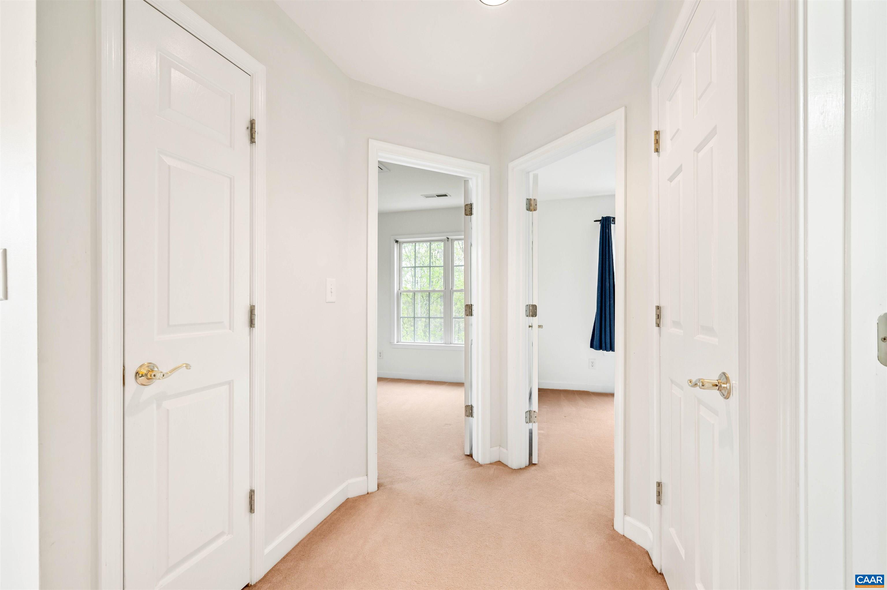 2389 RAVENSWOOD CT