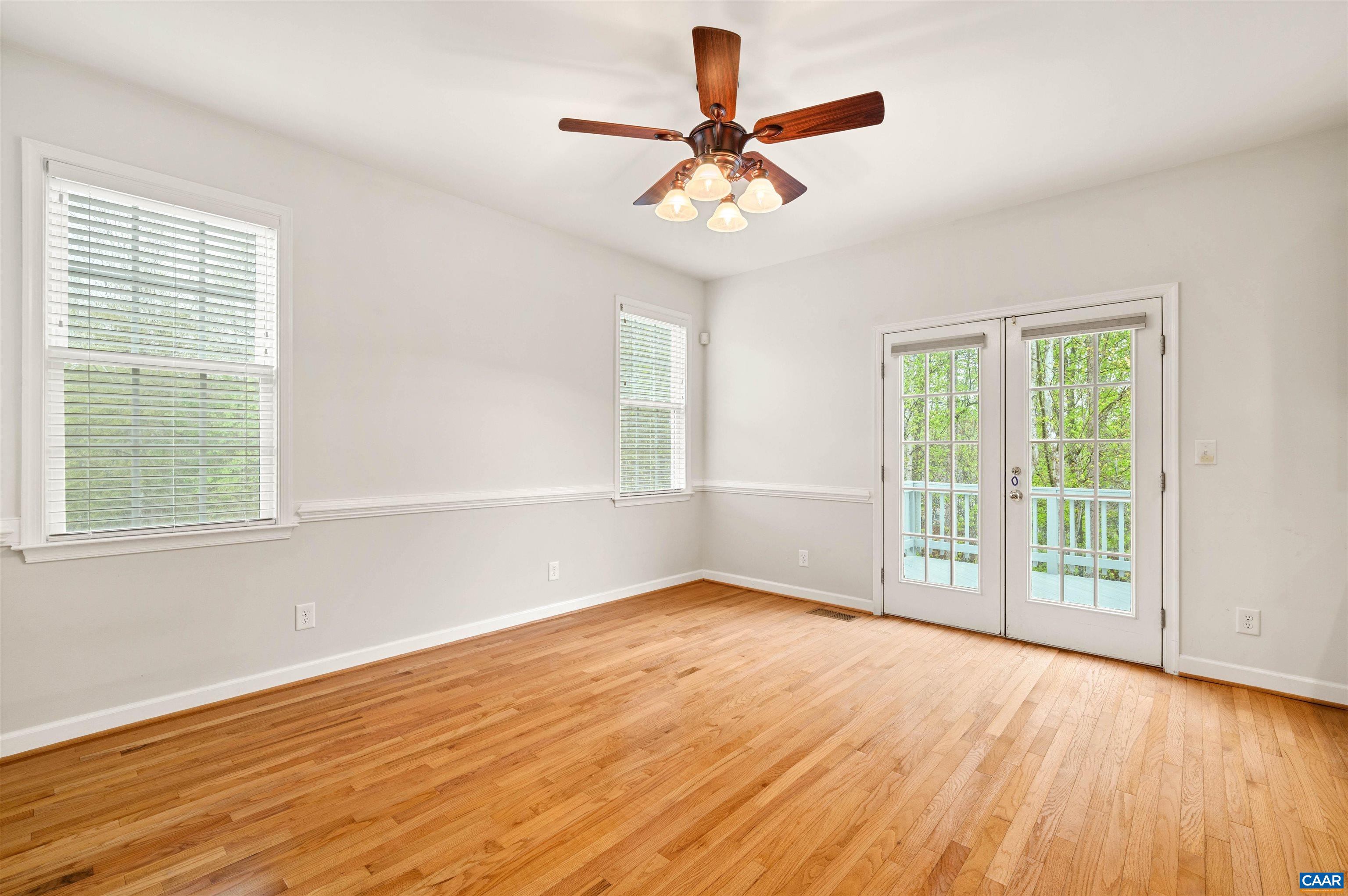 2389 RAVENSWOOD CT