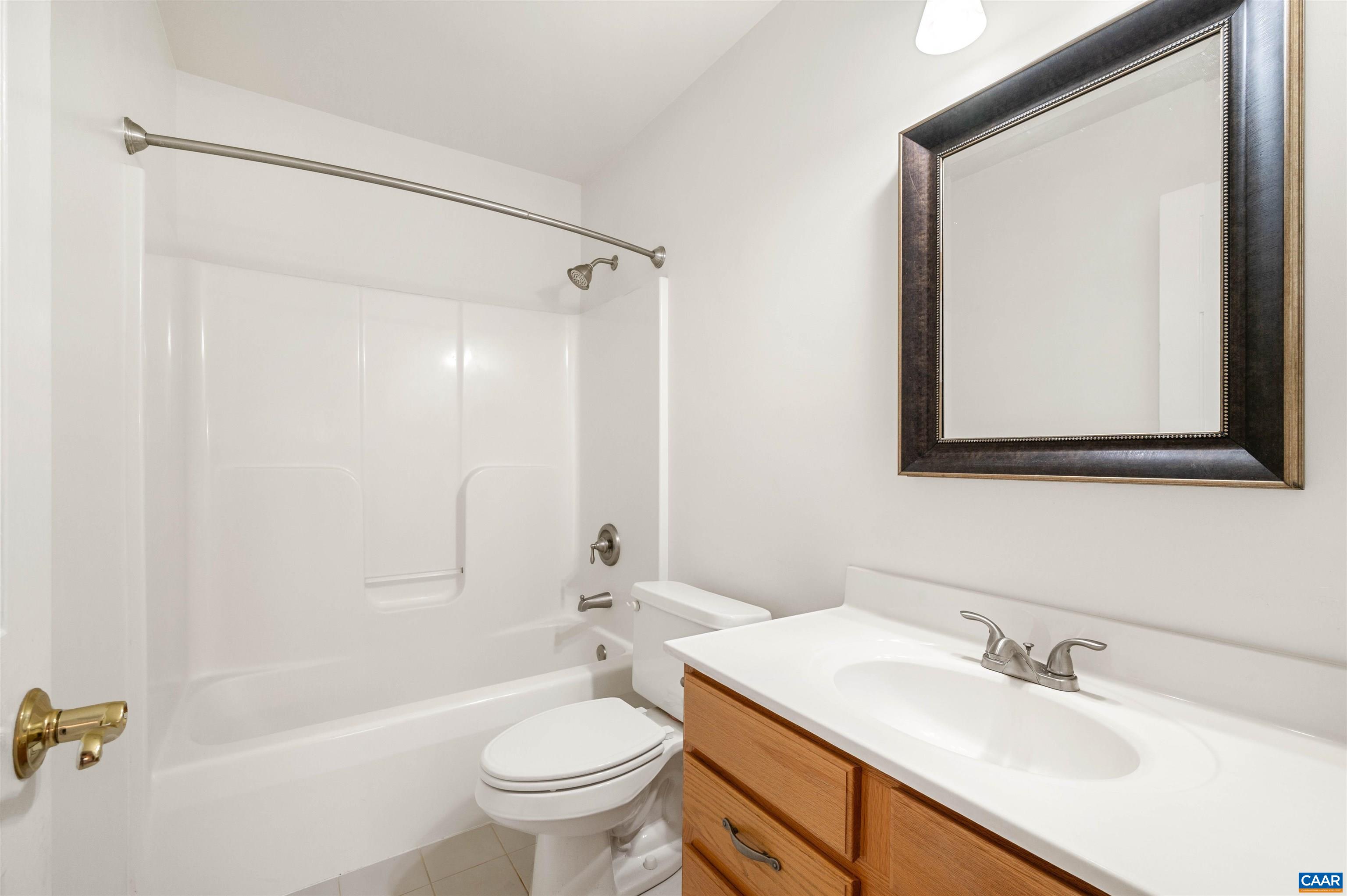 2389 RAVENSWOOD CT