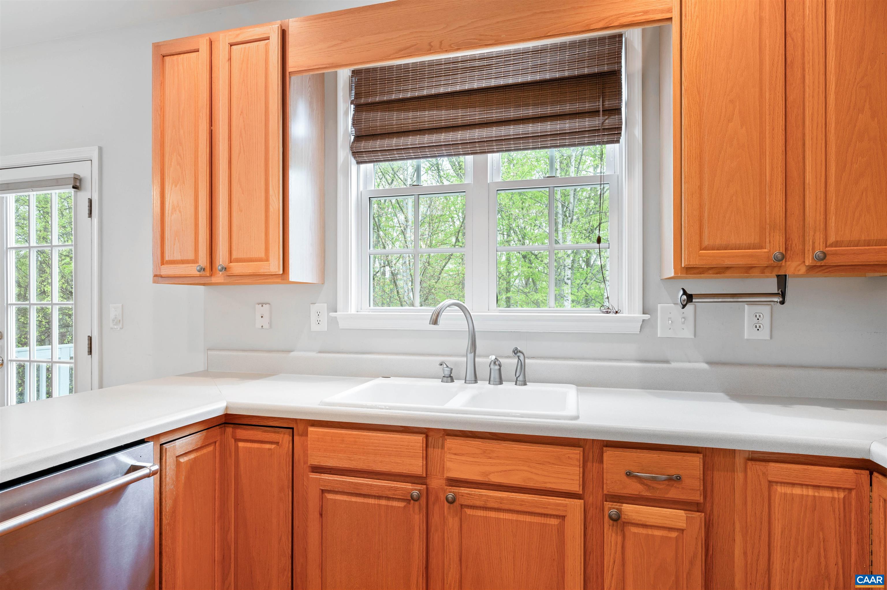 2389 RAVENSWOOD CT