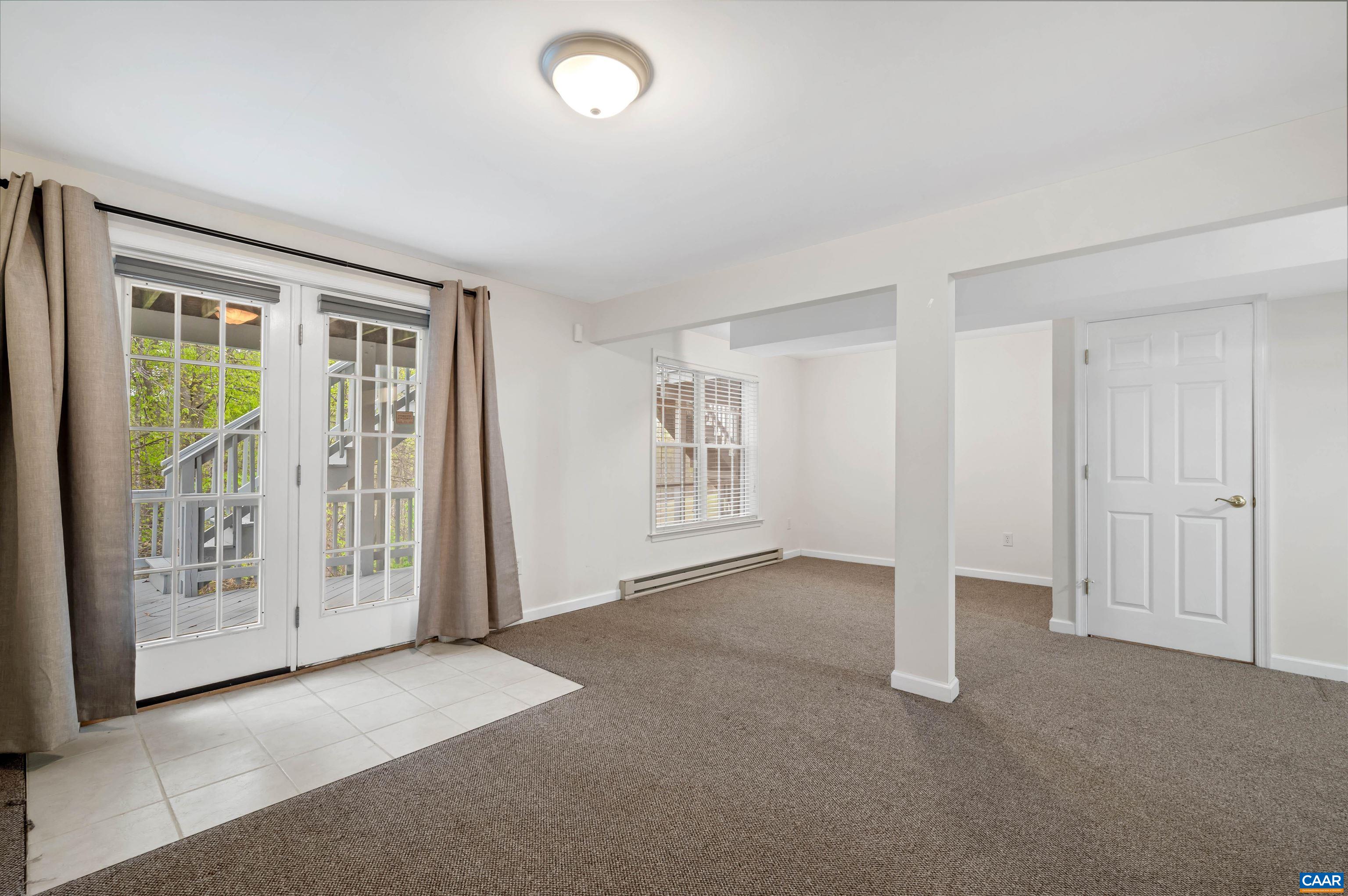 2389 RAVENSWOOD CT