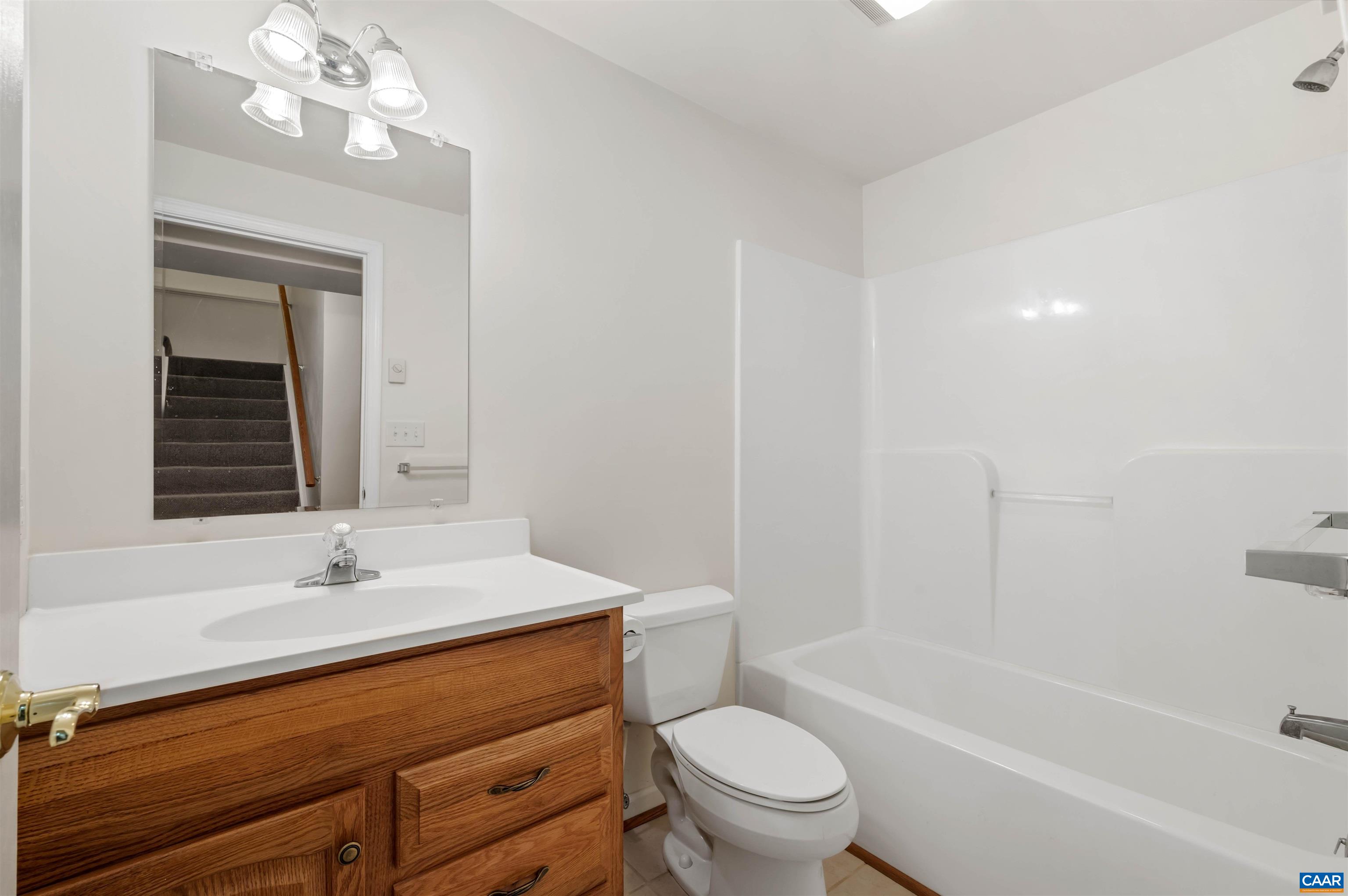 2389 RAVENSWOOD CT