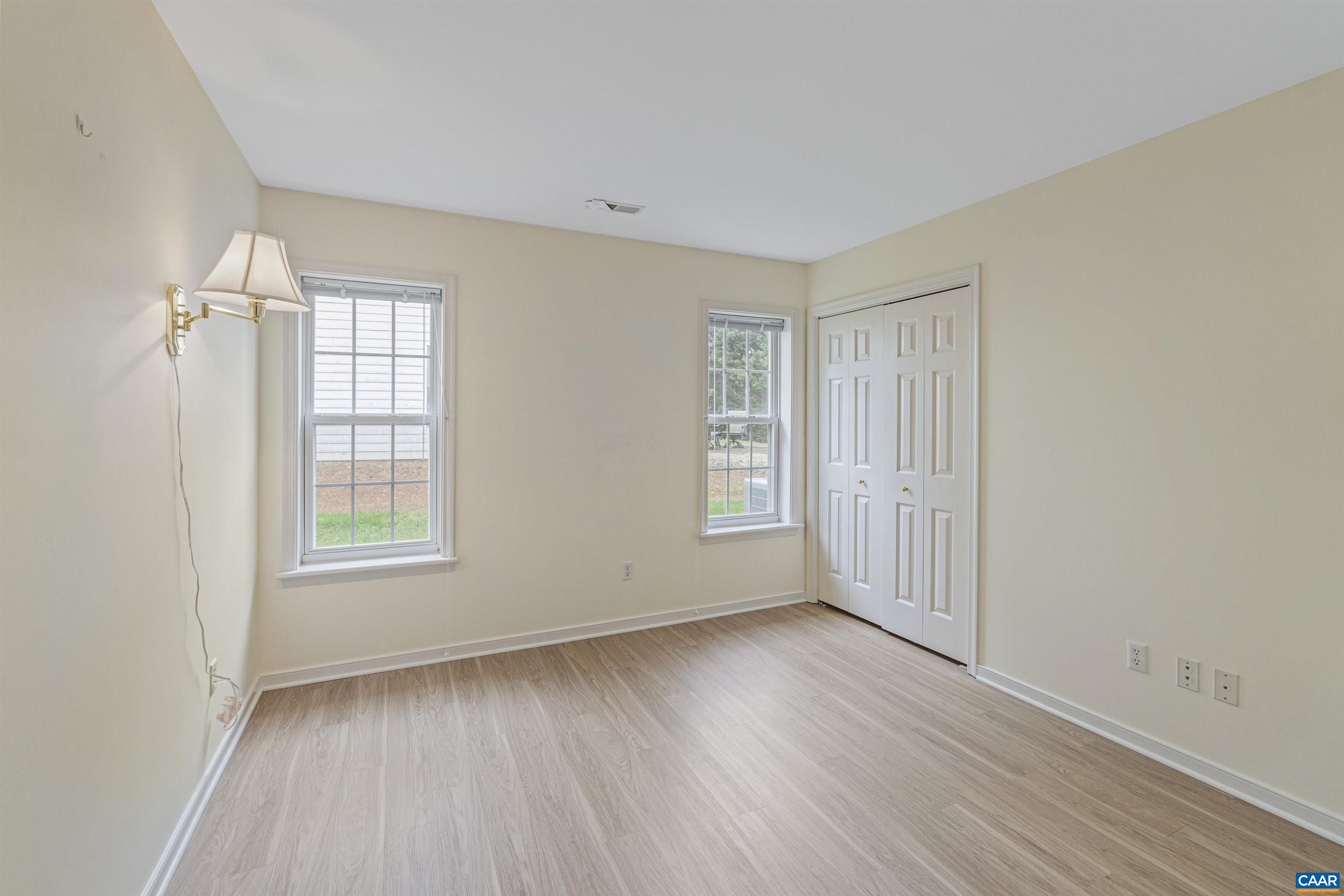1054 AUTUMN HILL CT