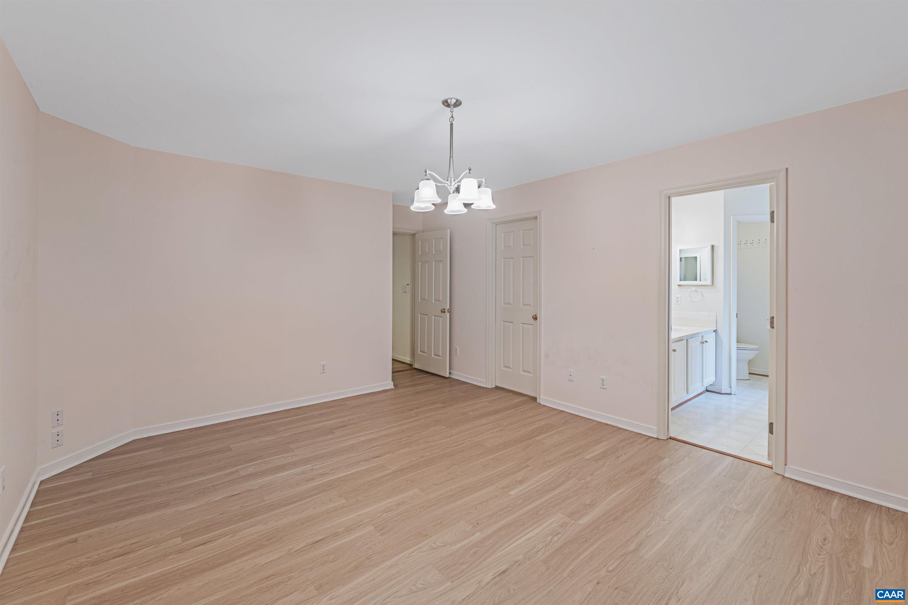1054 AUTUMN HILL CT