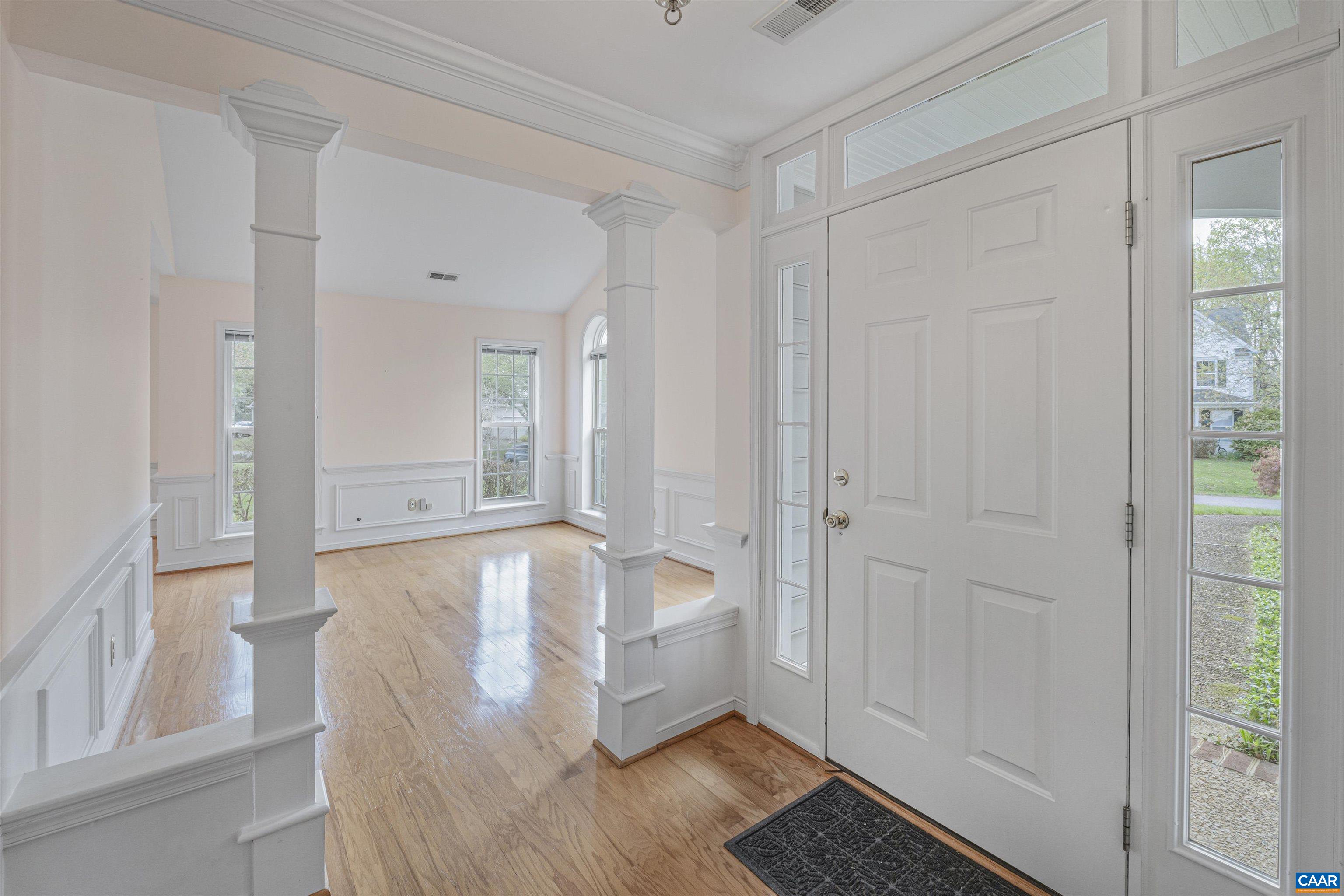 1054 AUTUMN HILL CT