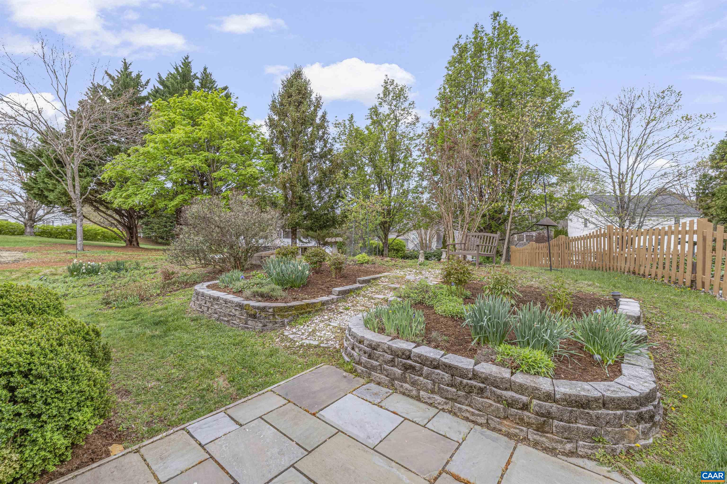 1054 AUTUMN HILL CT