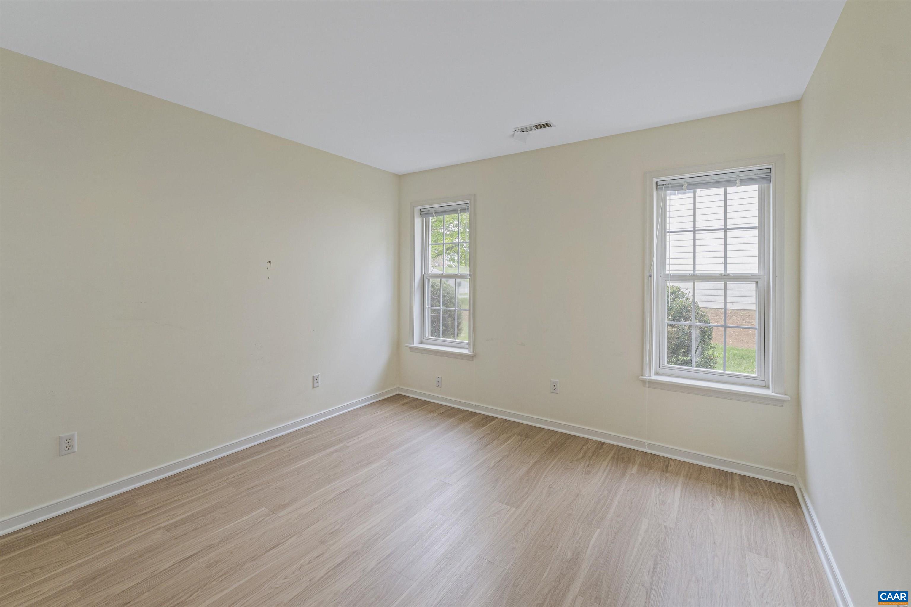 1054 AUTUMN HILL CT