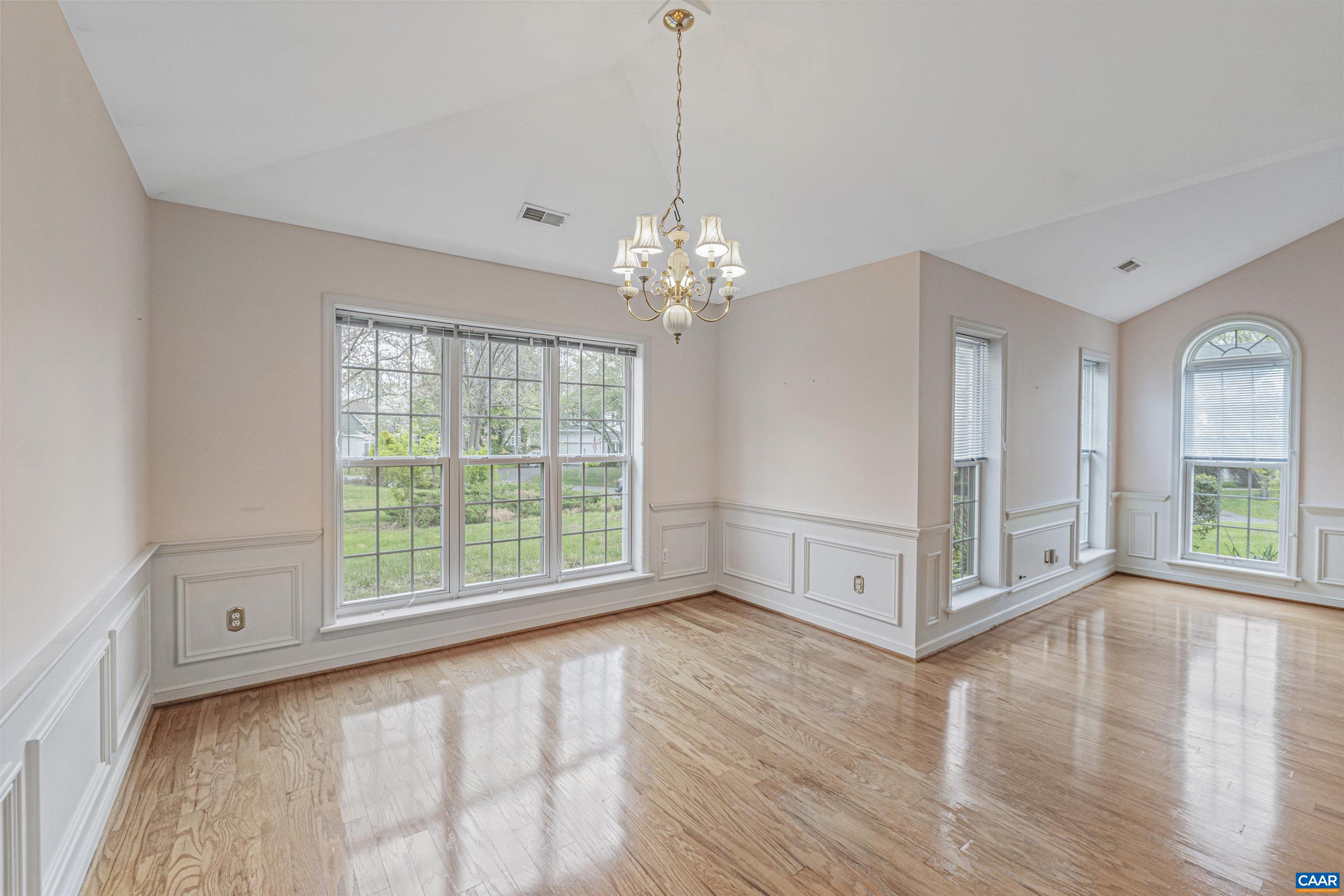 1054 AUTUMN HILL CT