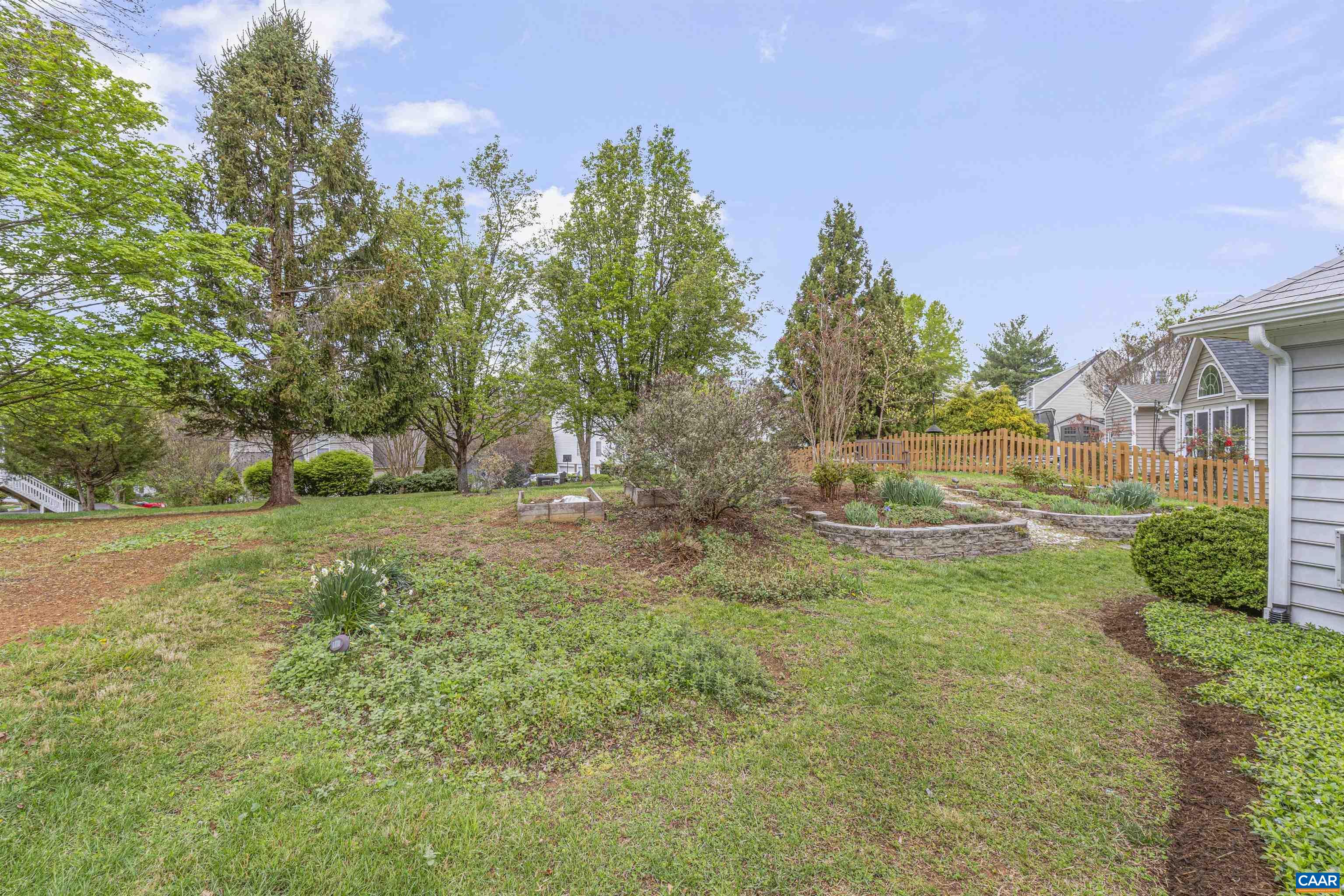 1054 AUTUMN HILL CT