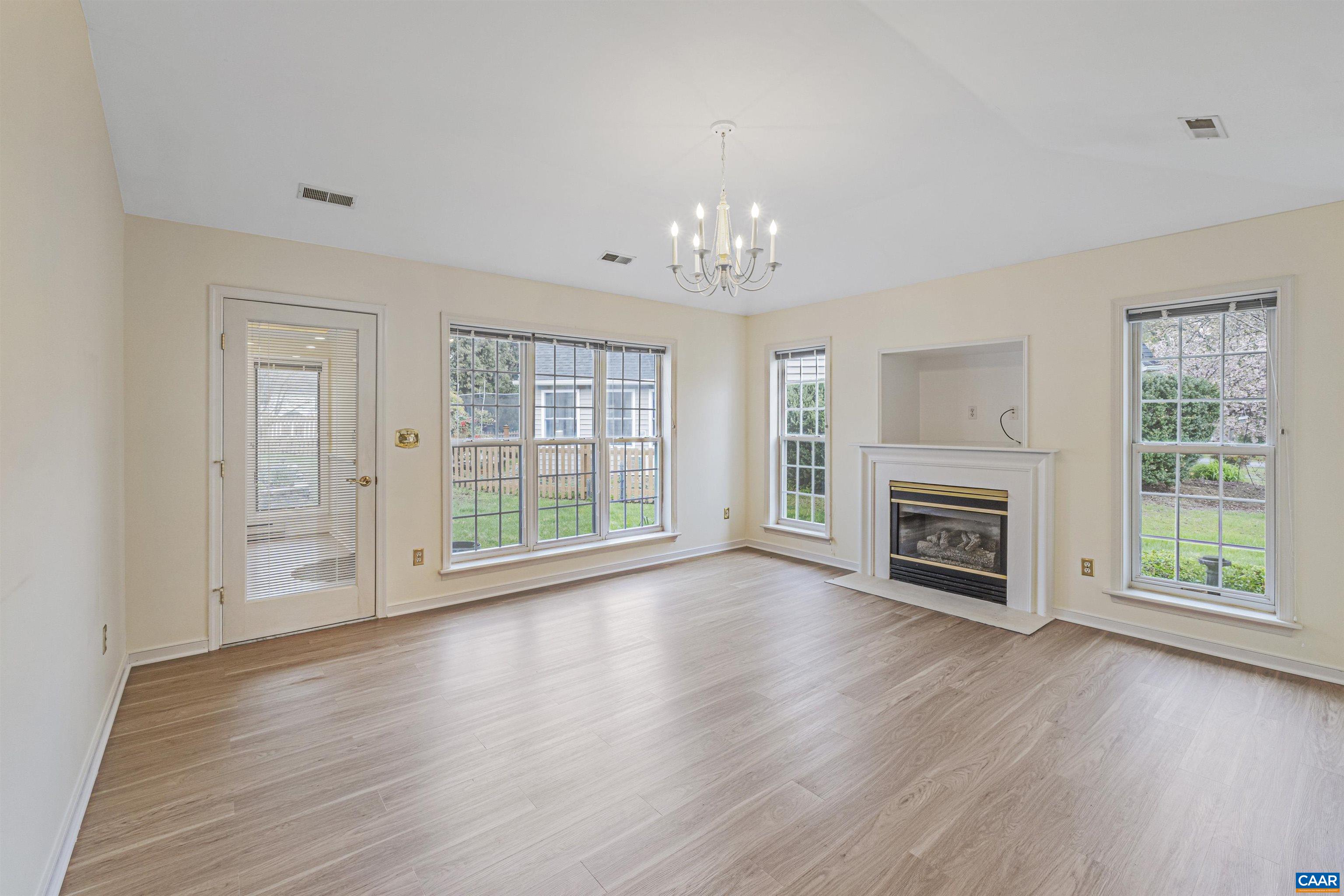 1054 AUTUMN HILL CT