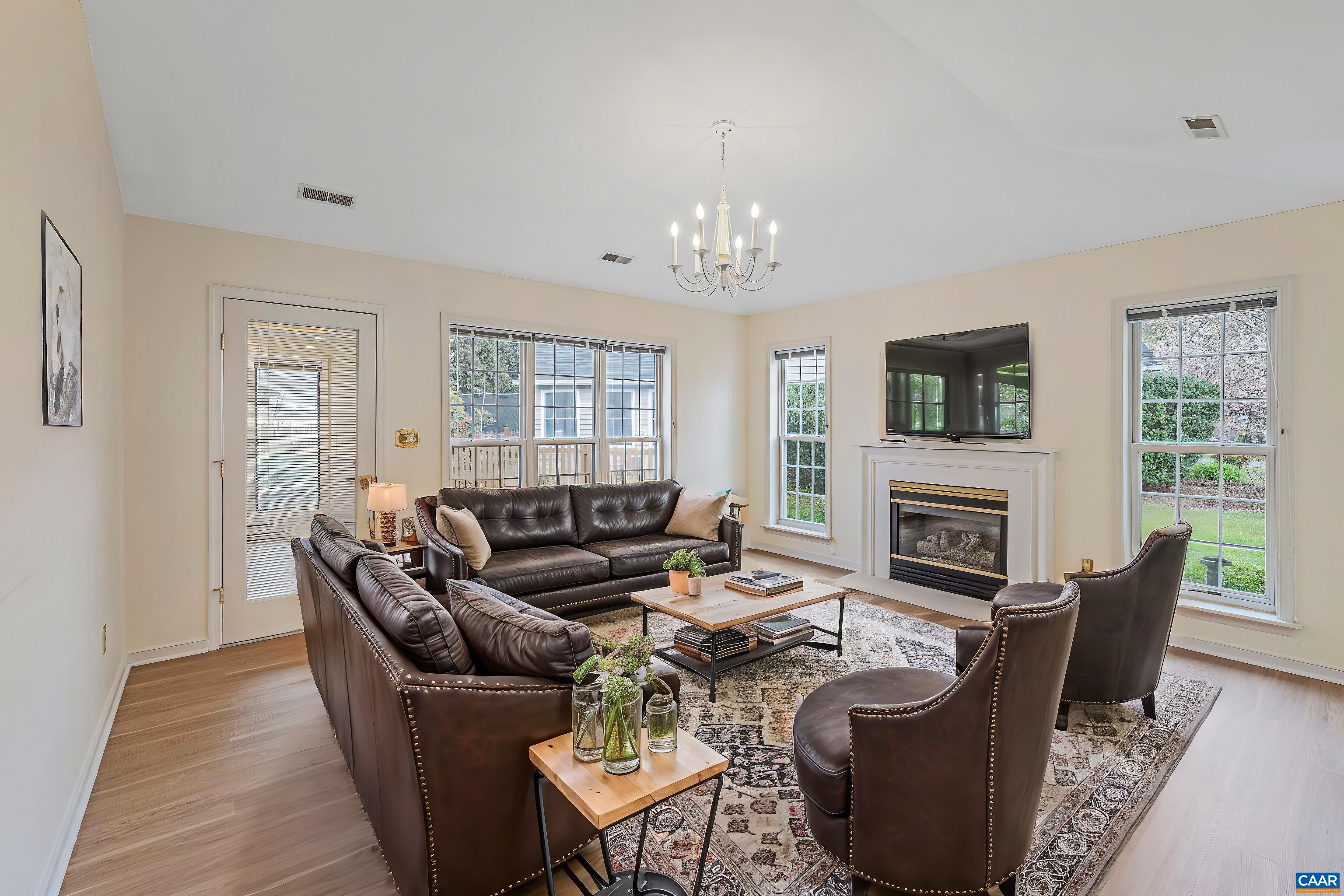 1054 AUTUMN HILL CT