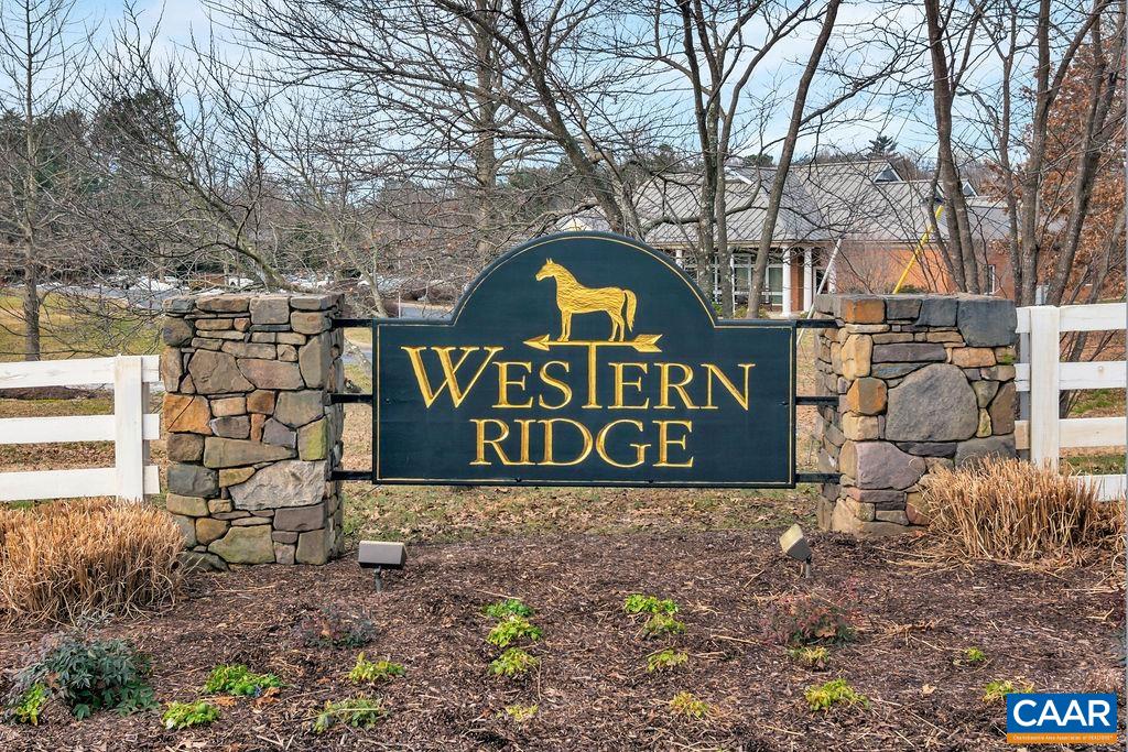 1054 AUTUMN HILL CT