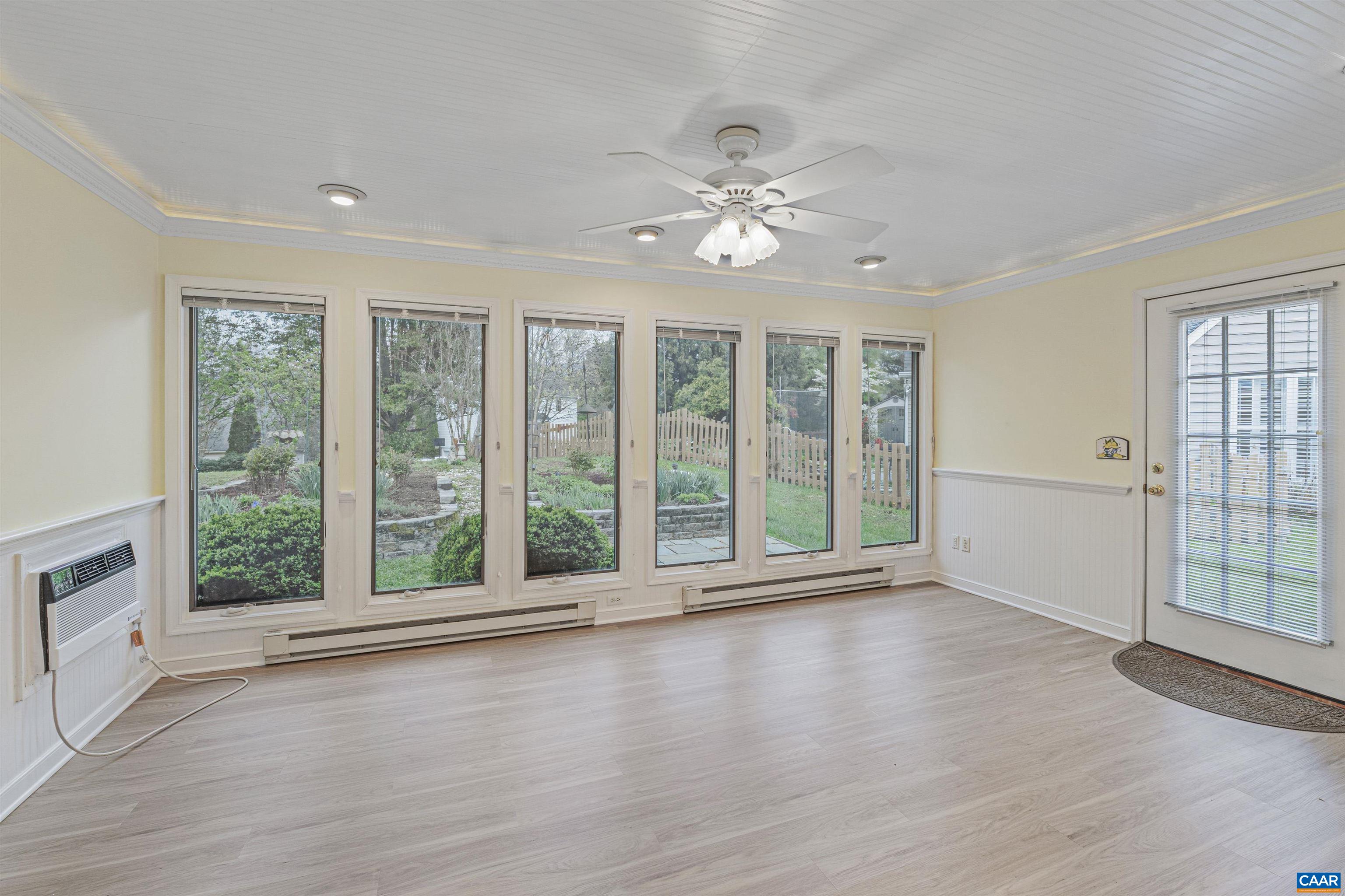 1054 AUTUMN HILL CT