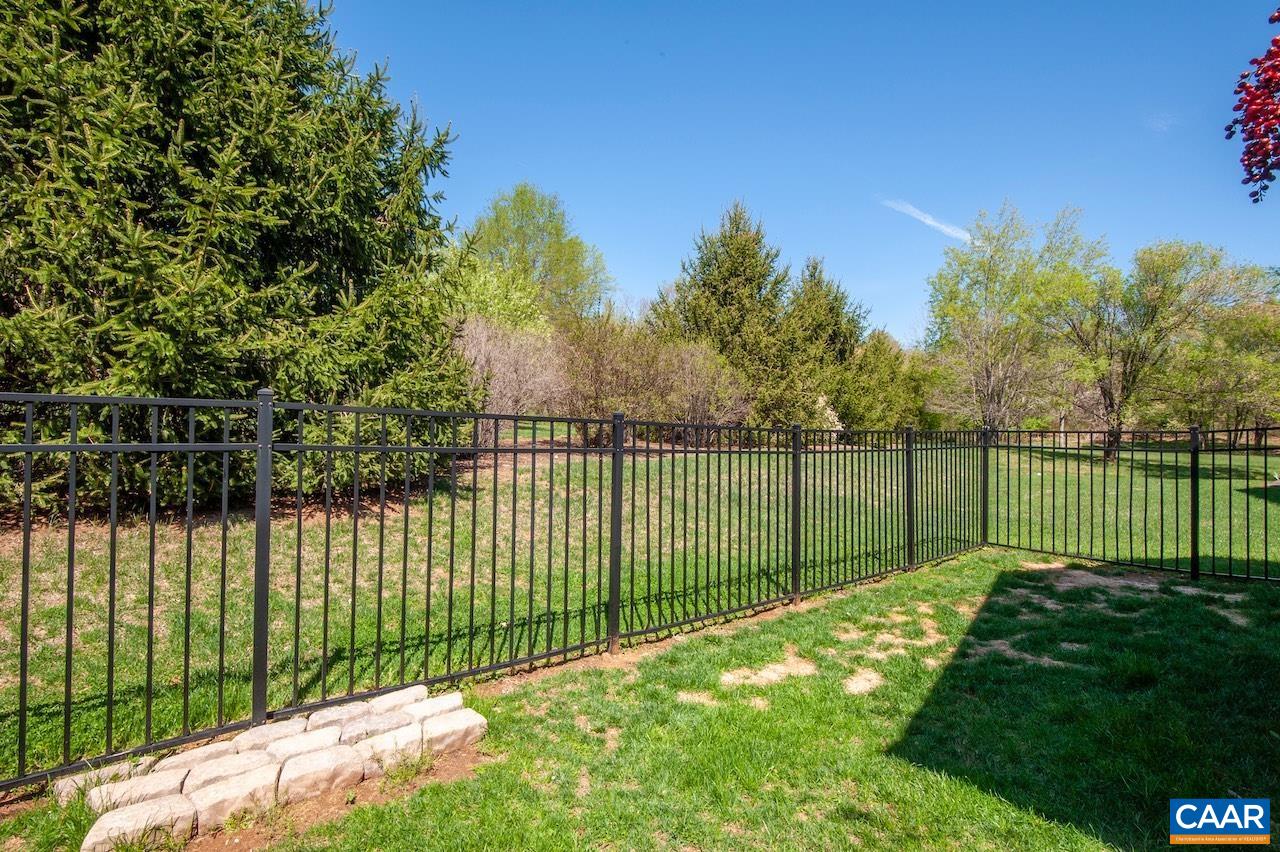 170 ROSEWOOD DR