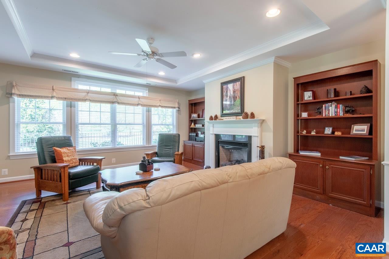 170 ROSEWOOD DR