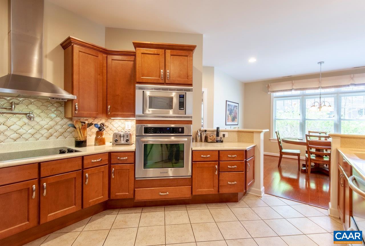 170 ROSEWOOD DR