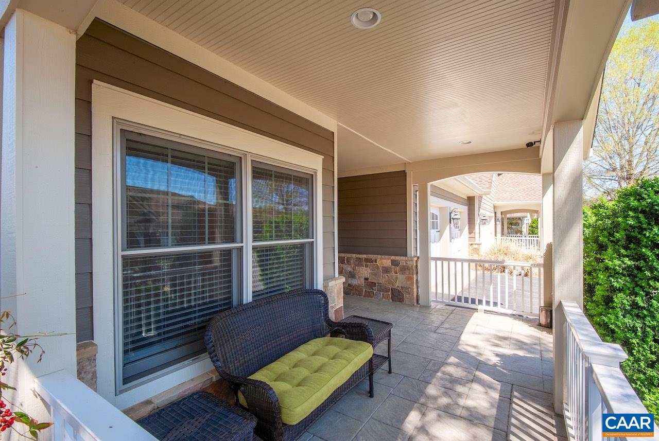 170 ROSEWOOD DR