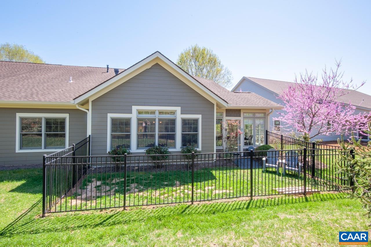 170 ROSEWOOD DR
