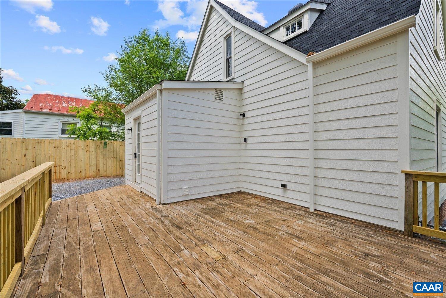 133 STRAITH ST