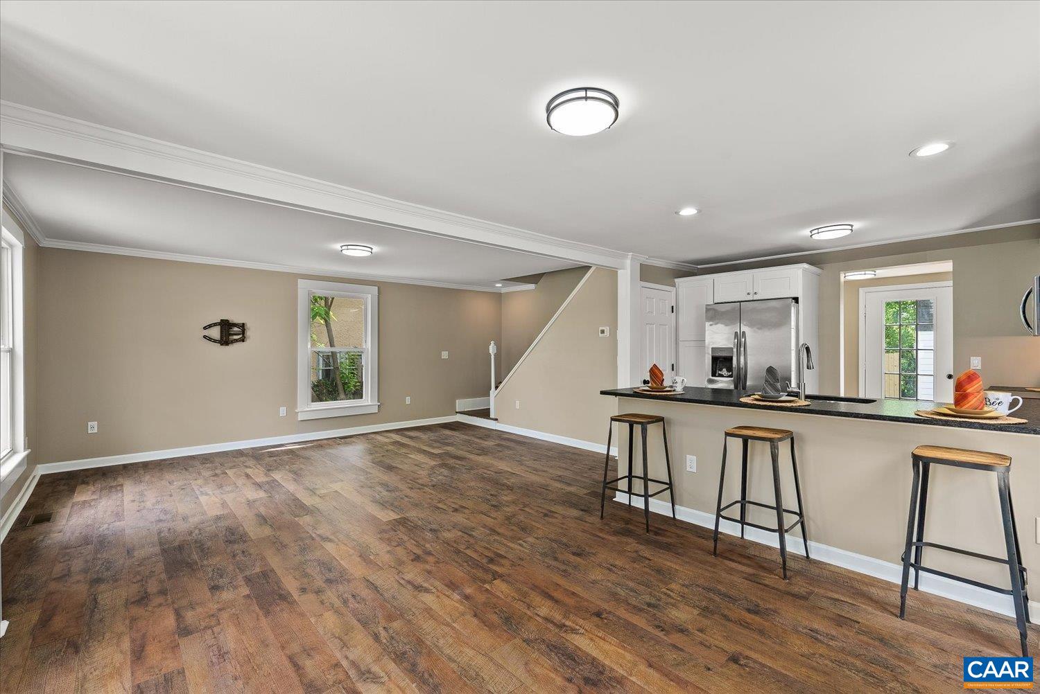 133 STRAITH ST