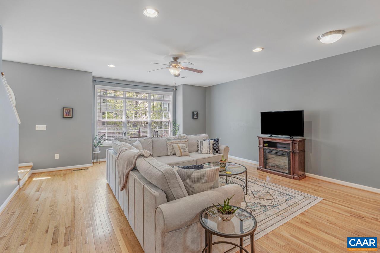 153 BROOKWOOD DR