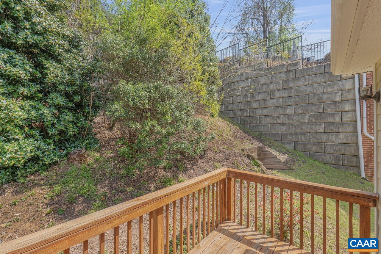 153 BROOKWOOD DR