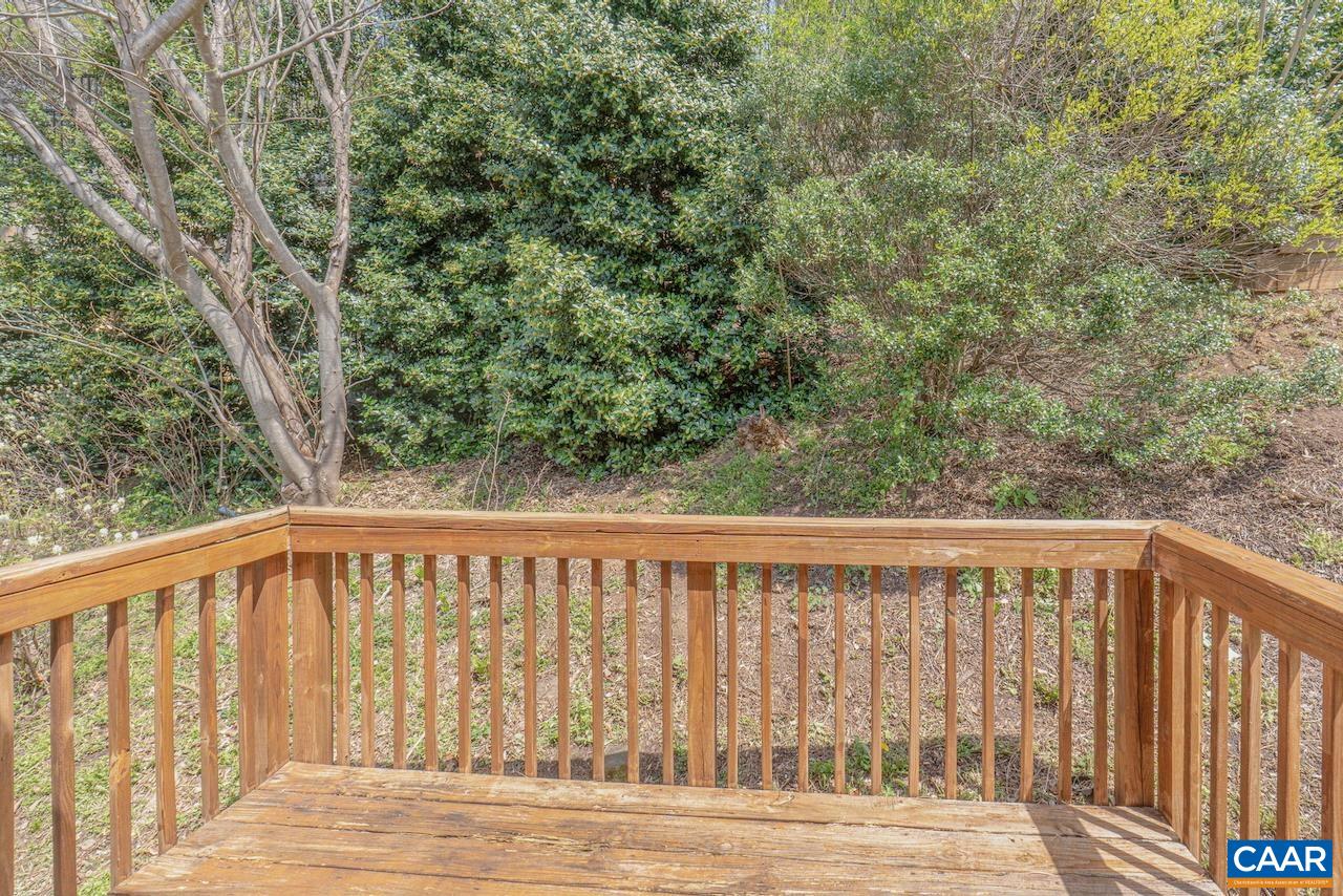 153 BROOKWOOD DR