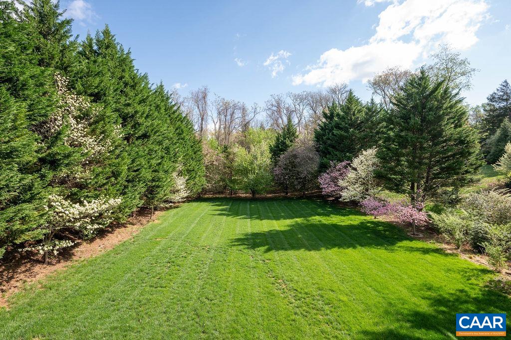 1425 SINGLETON LN