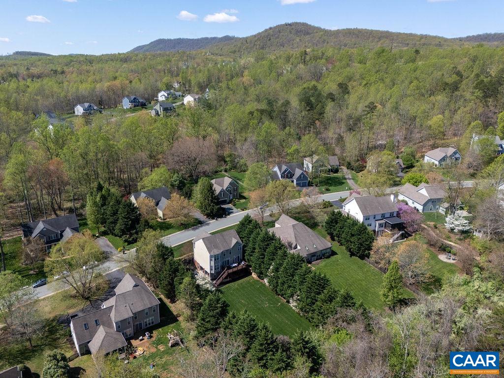 1425 SINGLETON LN