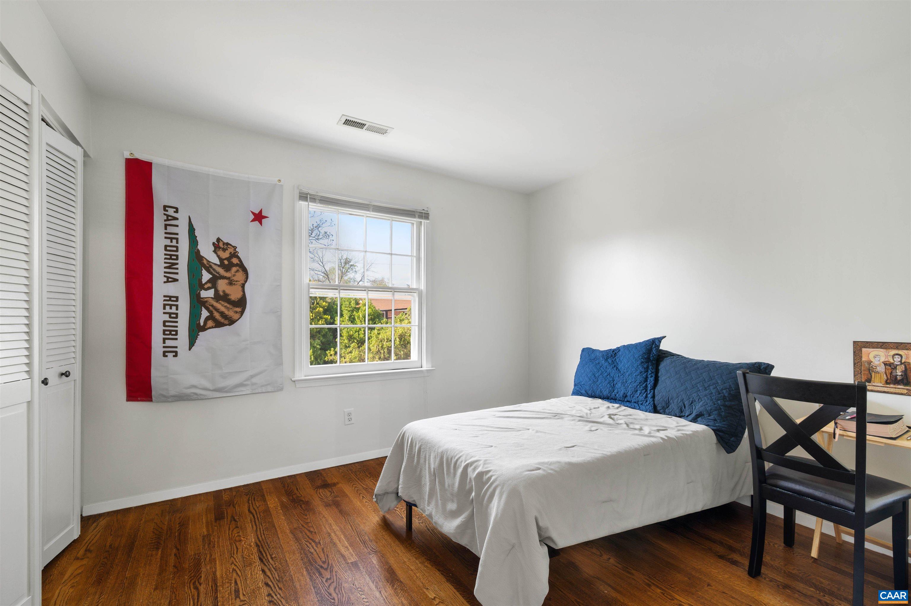 135 HESSIAN HILLS CIR Unit: 3