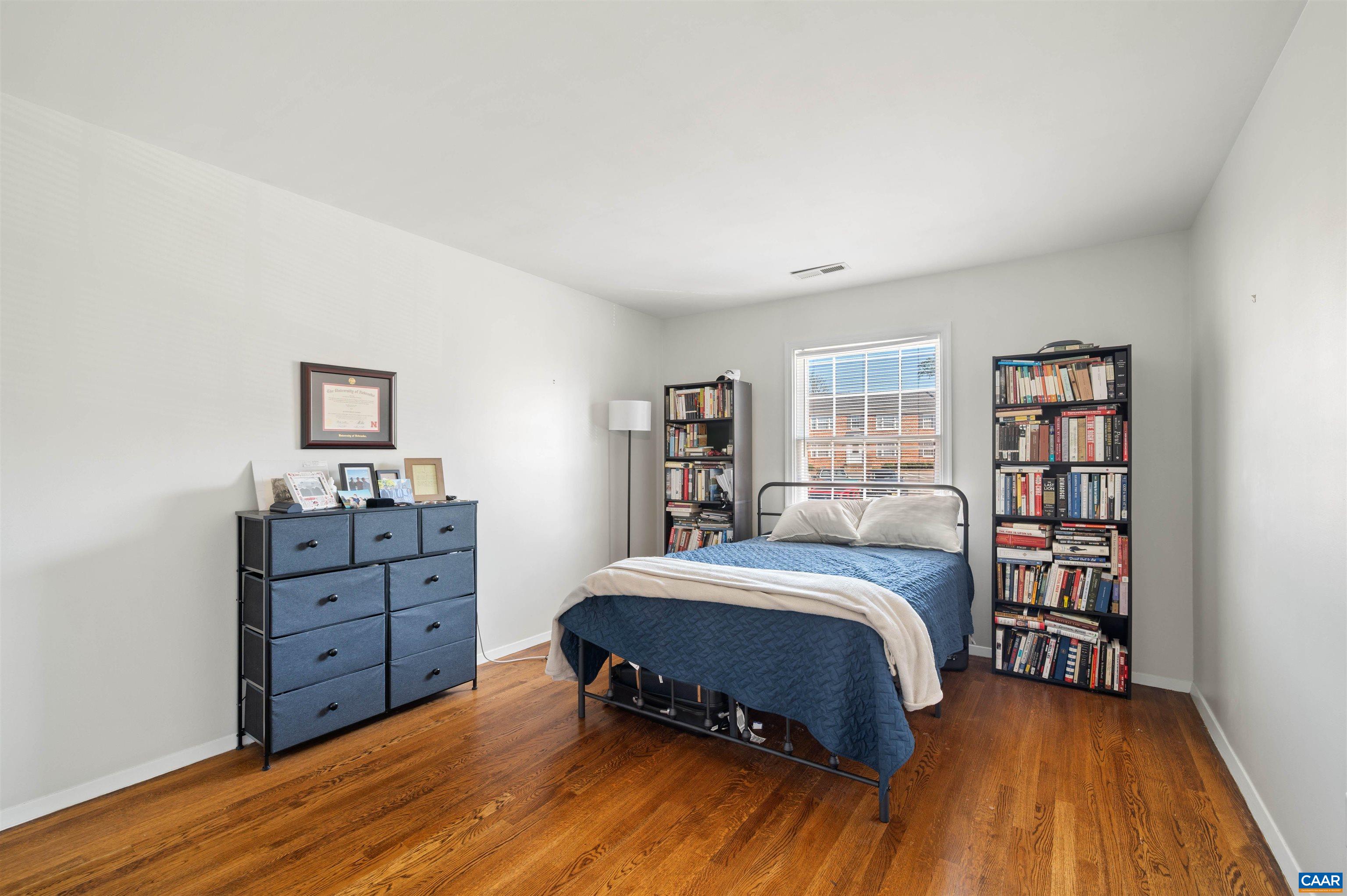 135 HESSIAN HILLS CIR Unit: 3