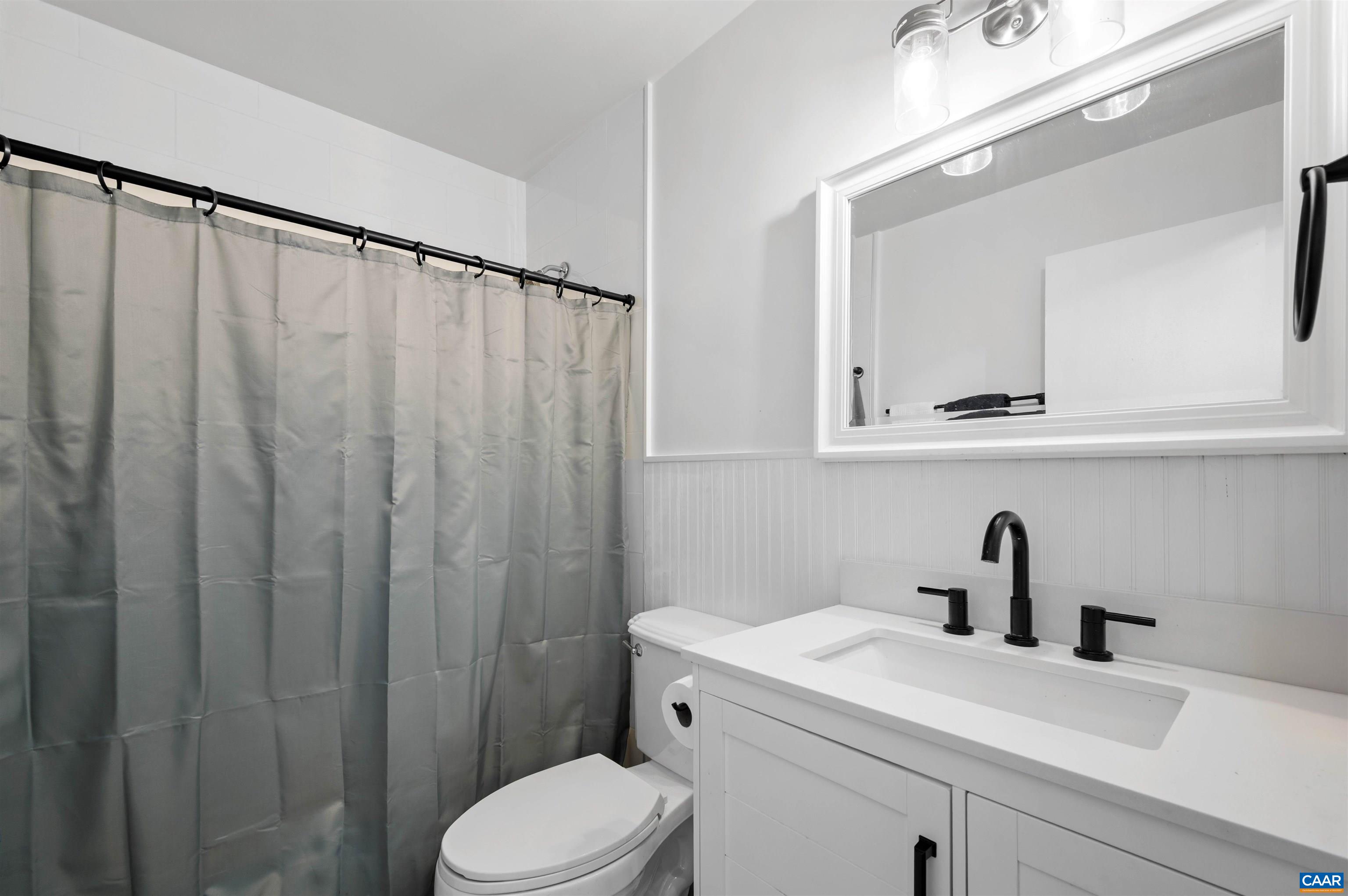 135 HESSIAN HILLS CIR Unit: 3