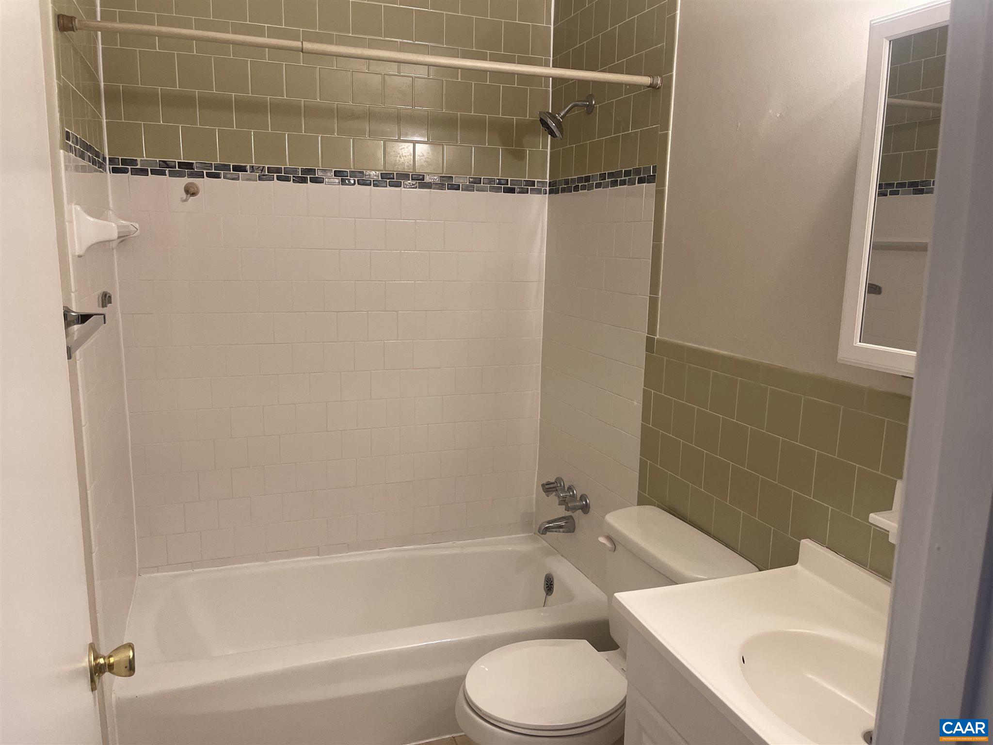 157 HESSIAN HILLS WAY Unit: 3