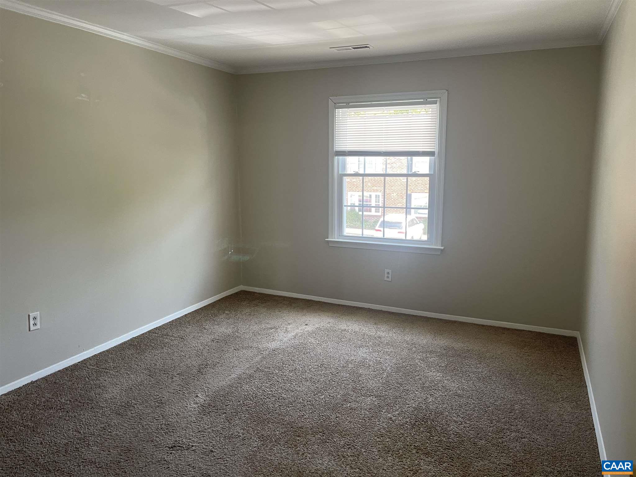 157 HESSIAN HILLS WAY Unit: 3